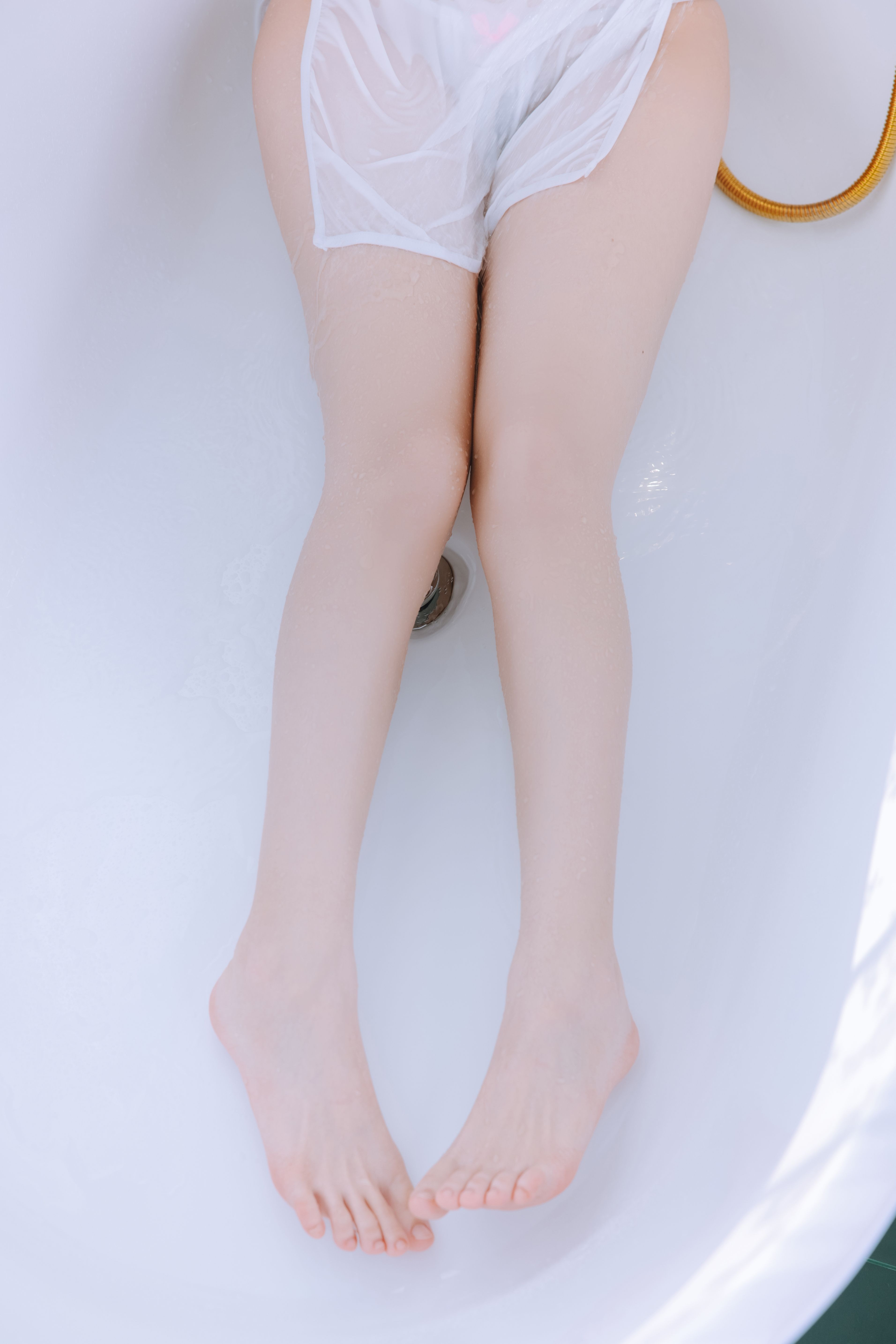 Rina Jiao -Wet Body Little White Skirt 97P -1.06GB