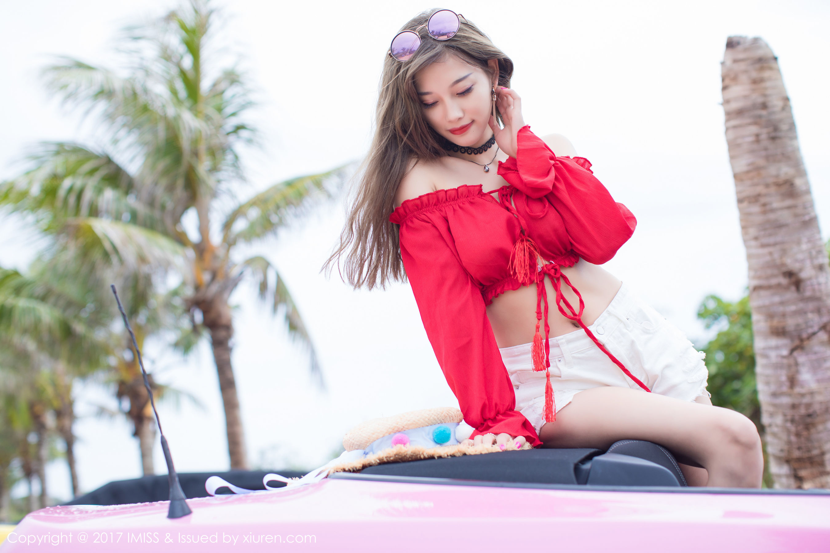 Yang Chenchen Sugar Sunshine and Beach, Fragrant Cars and Beauty IMISS VOL.185