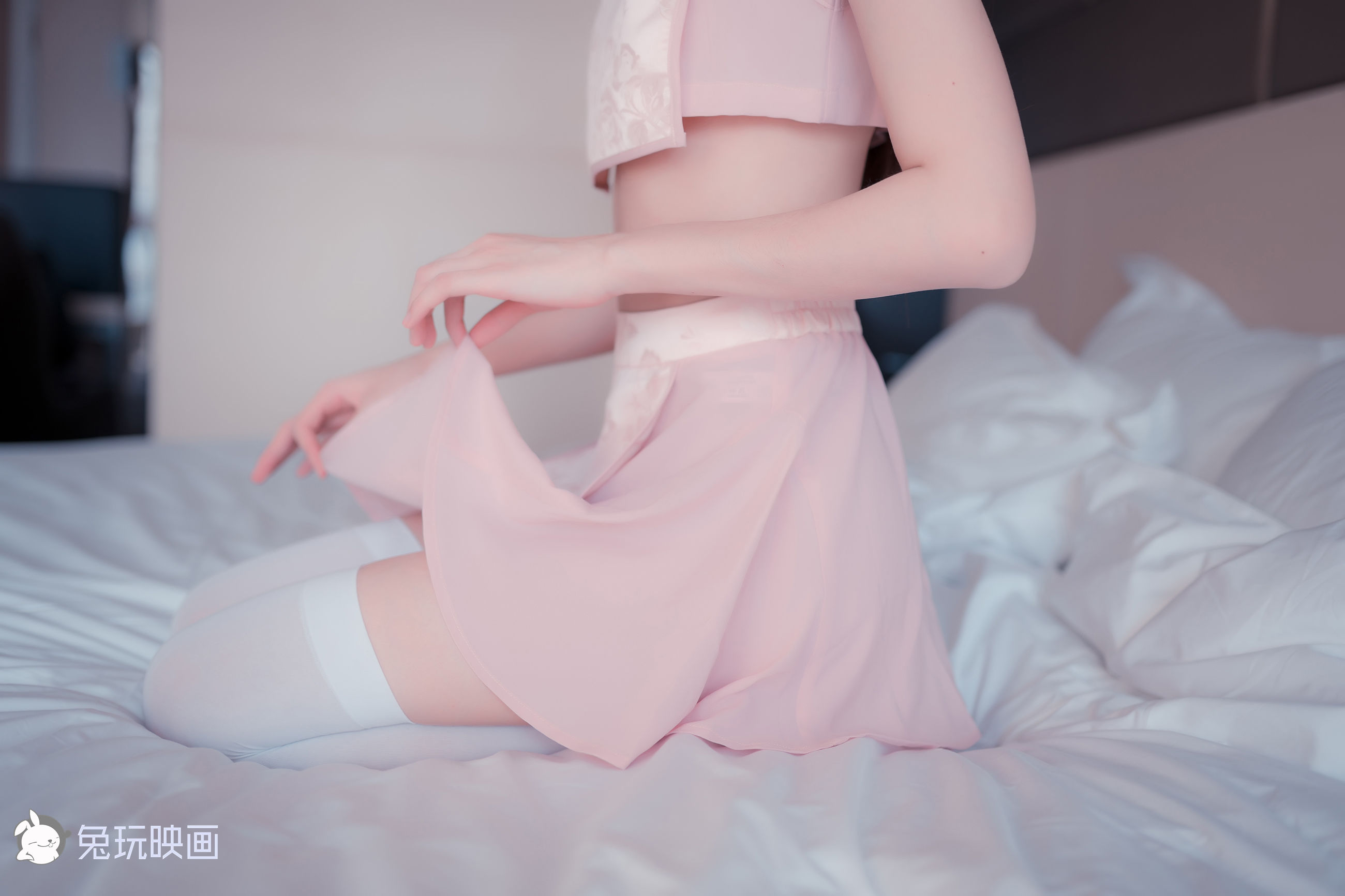 Rabbit Playing Play -The pink chef