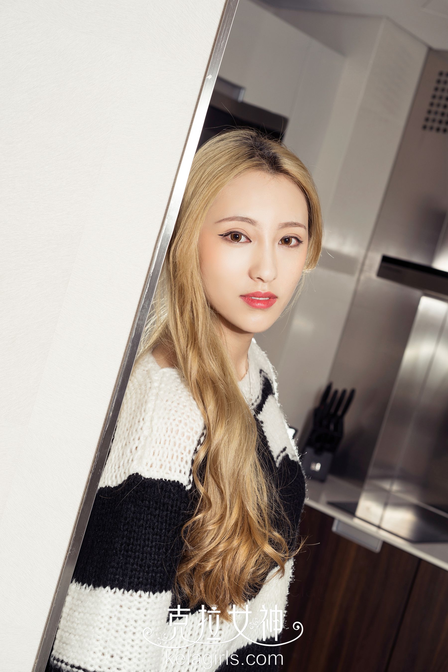 Chen Ying's Blonde Laundry Girl Carat Goddess