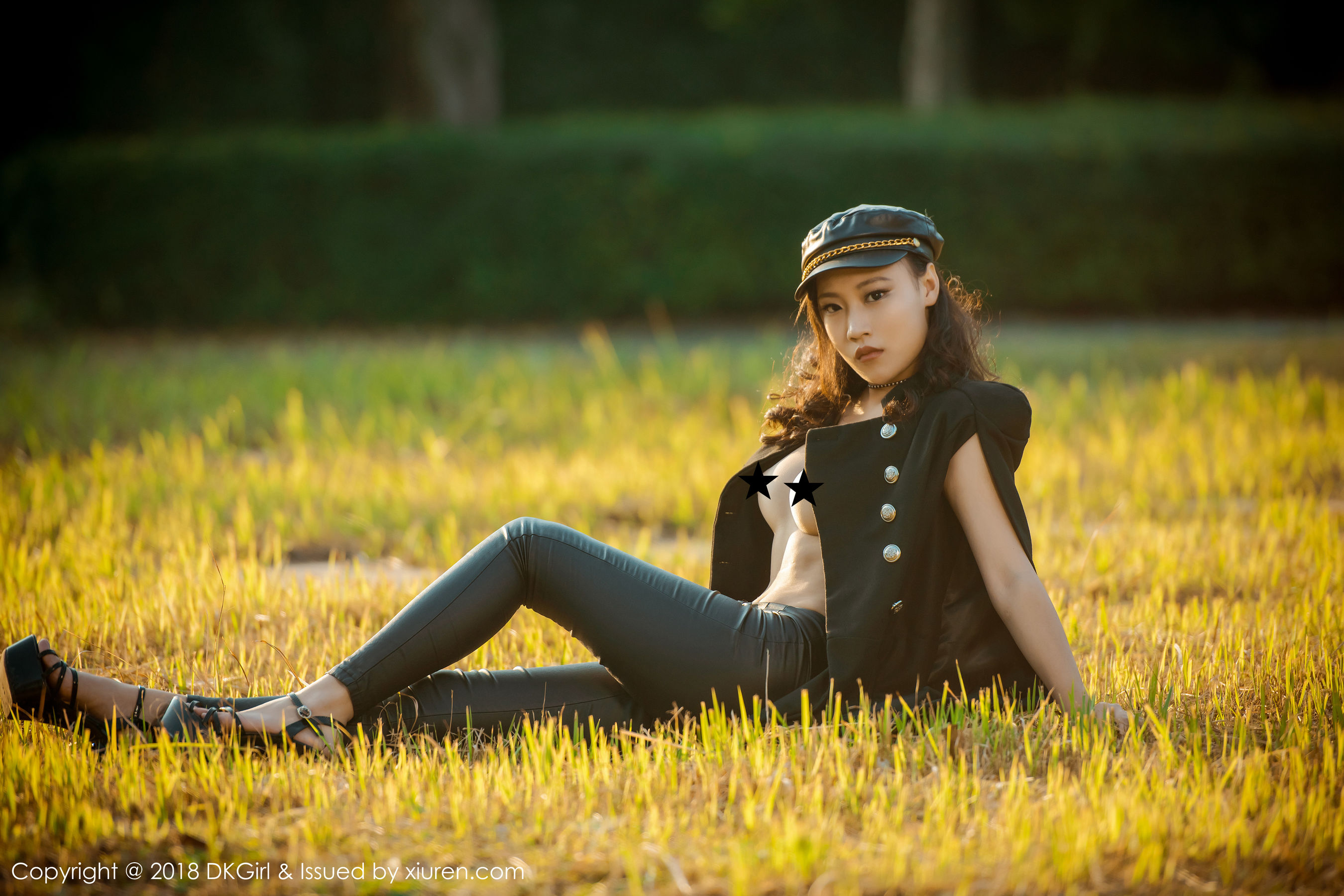 Mengqian Beautiful Legs and Milk Wonderful Temptation Royal Girl DKGIRL Vol.057