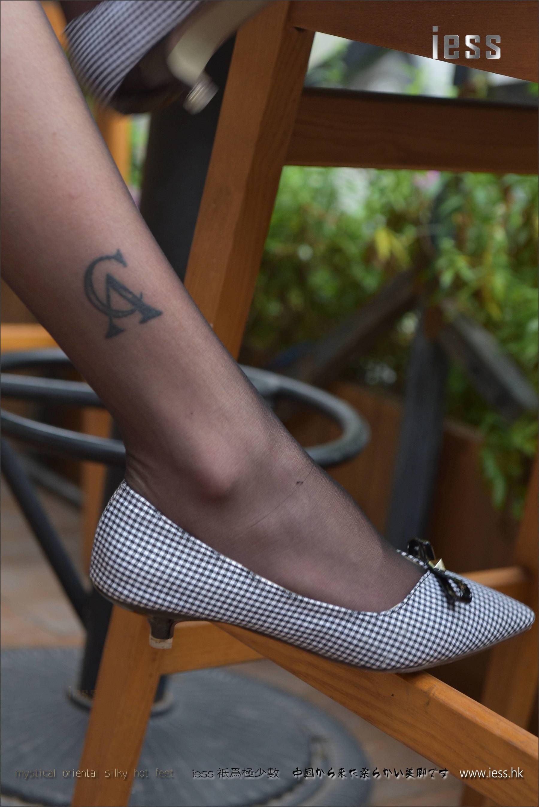 Silk Foot Bento 110 Xiaoxiao Outdoor Black Silk Flat Shoes IESS is thinking about it