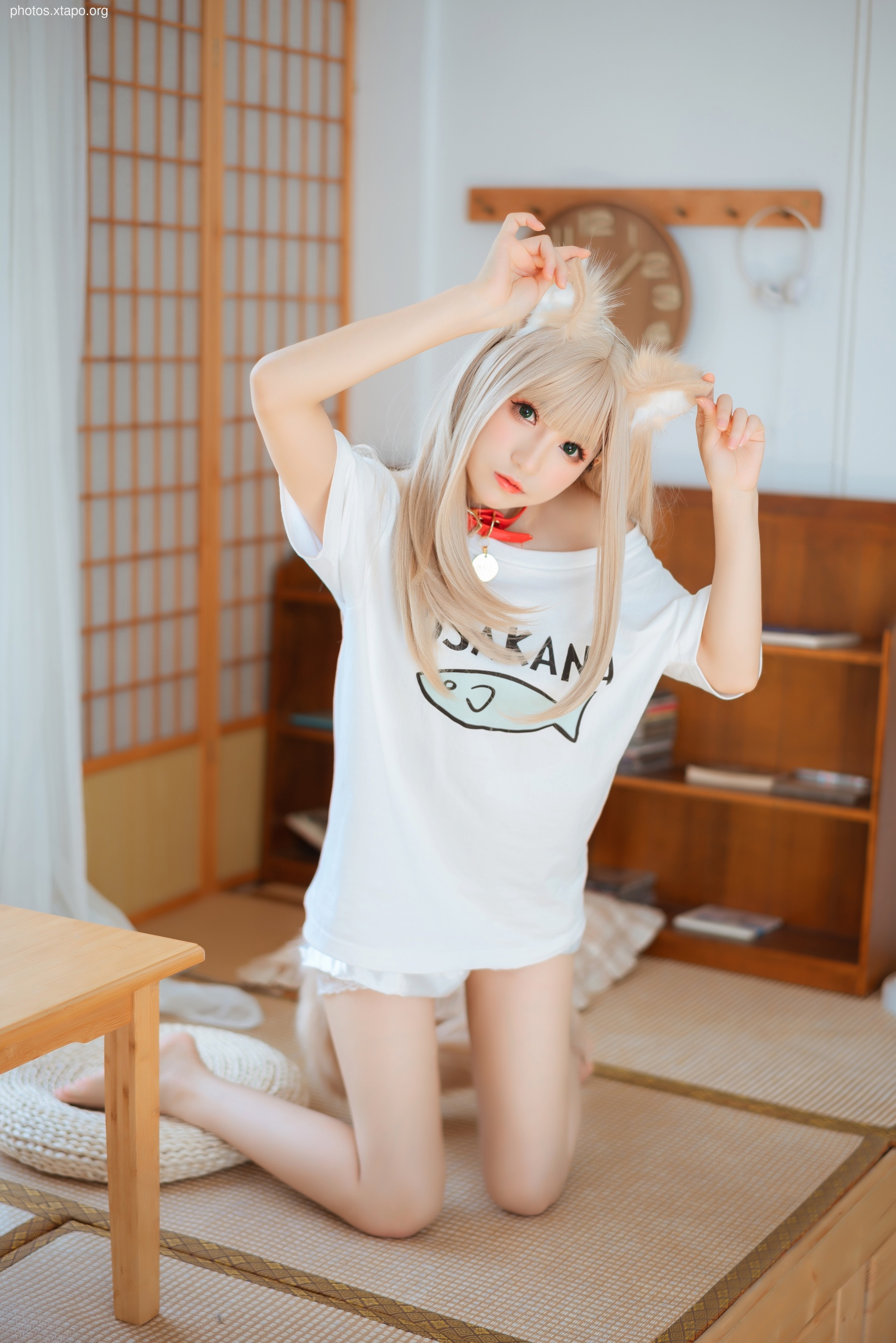 Clothing and cat girl yellow bean flour