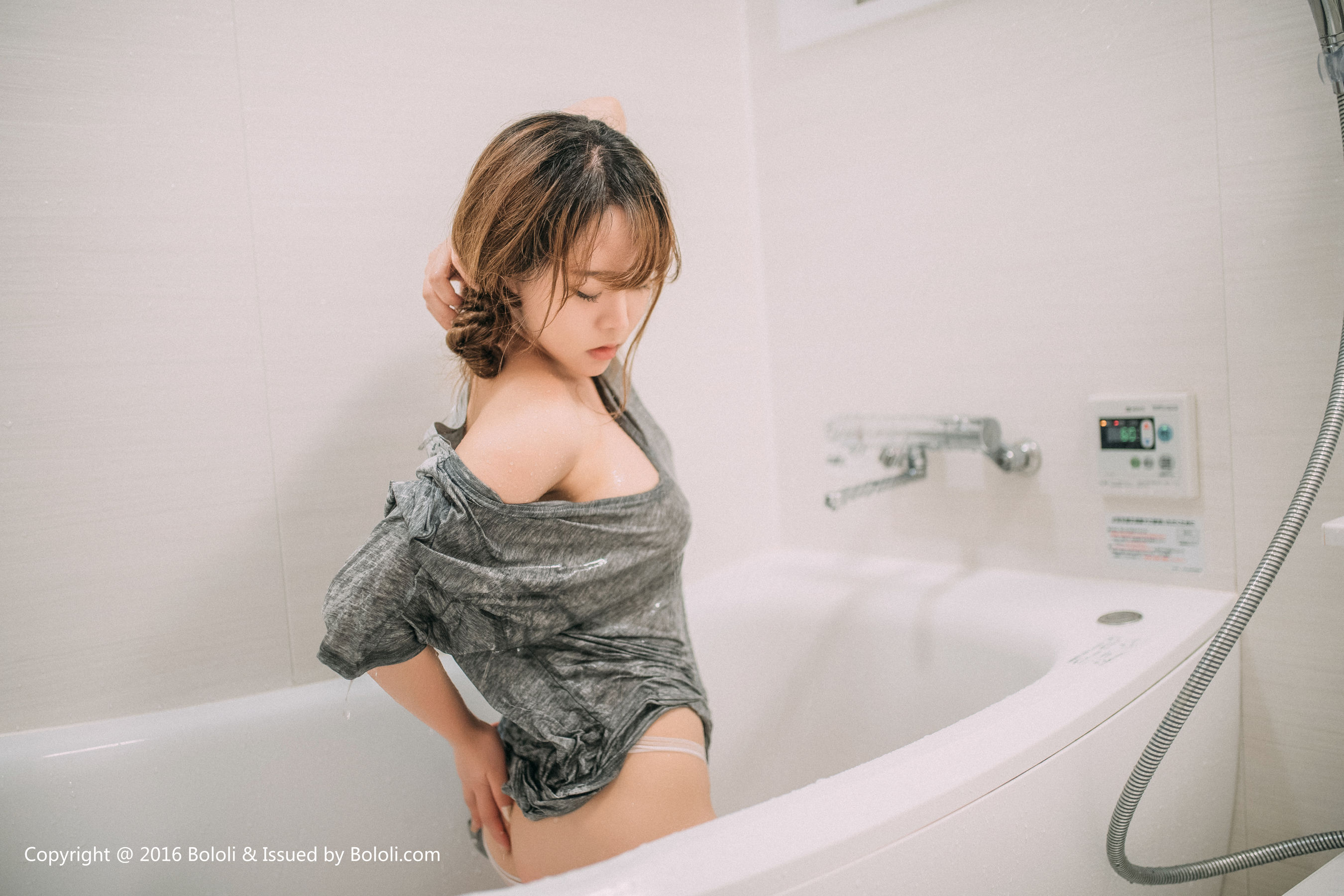 Liu Yanqi Bathing Girl VS Drunk Wife Bololi Bolo Society Bol.064