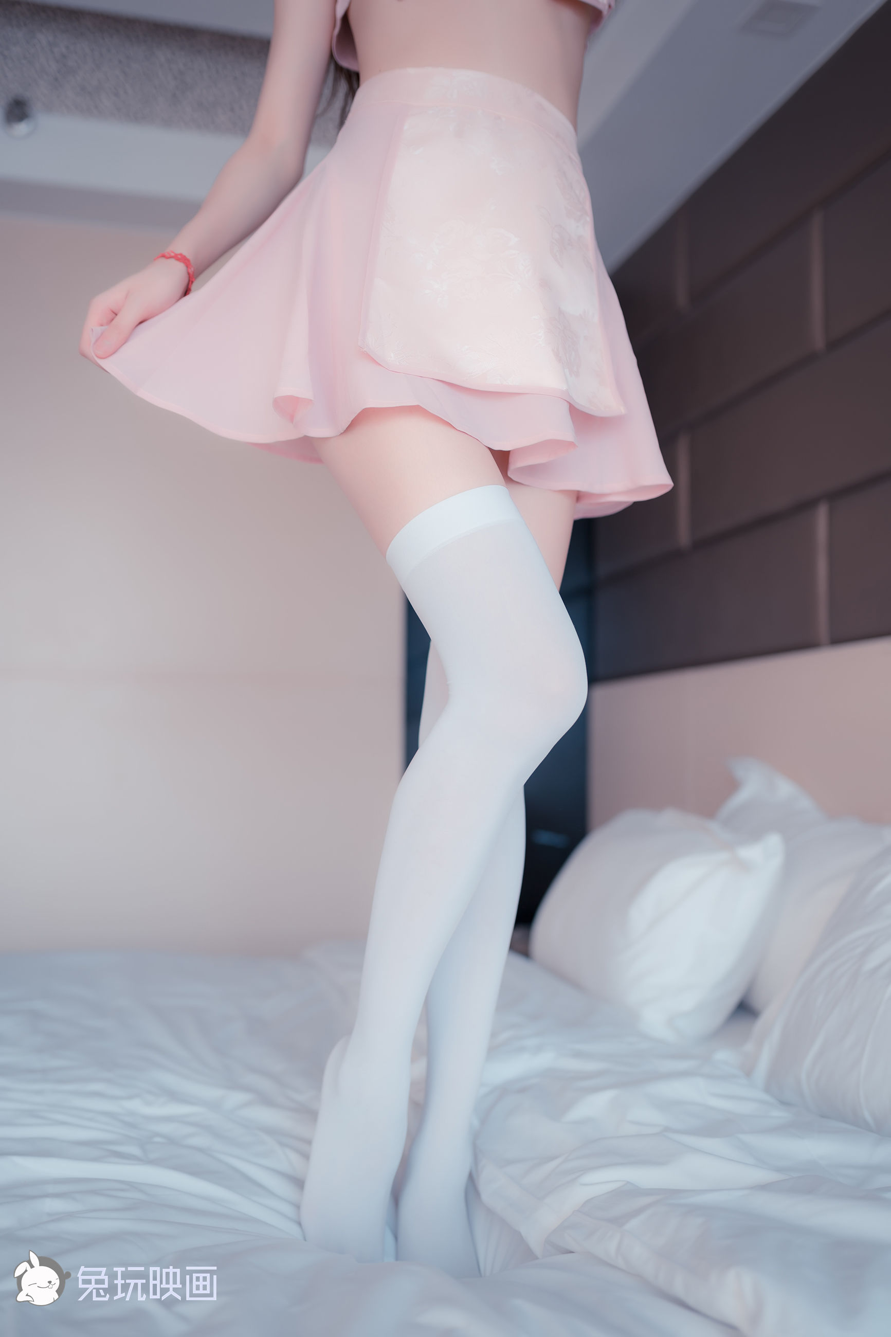 Rabbit Playing Play -The pink chef