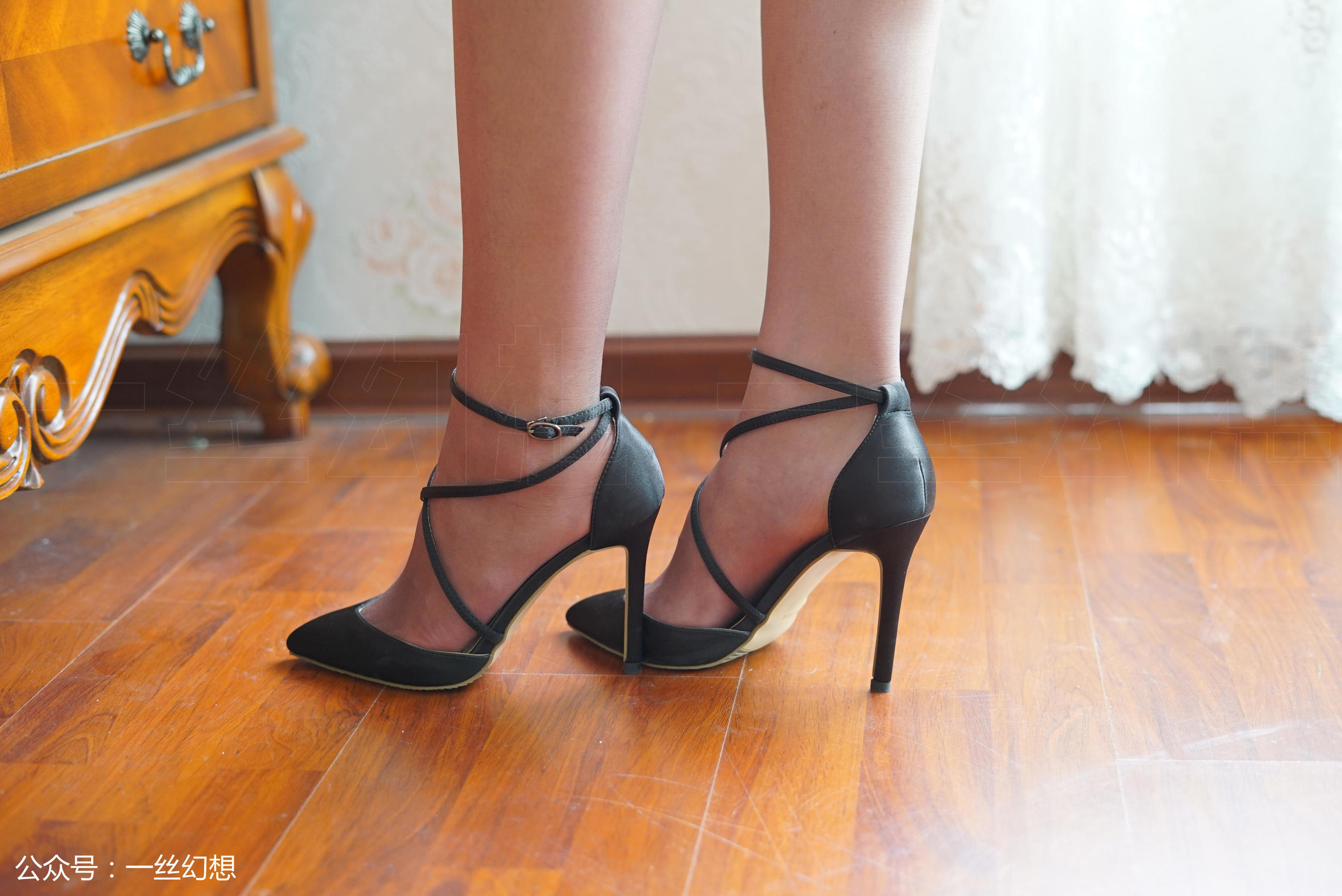 Takashi Women's Illustrations Socks Mono × A hint of fantasy NO.016 Sissi