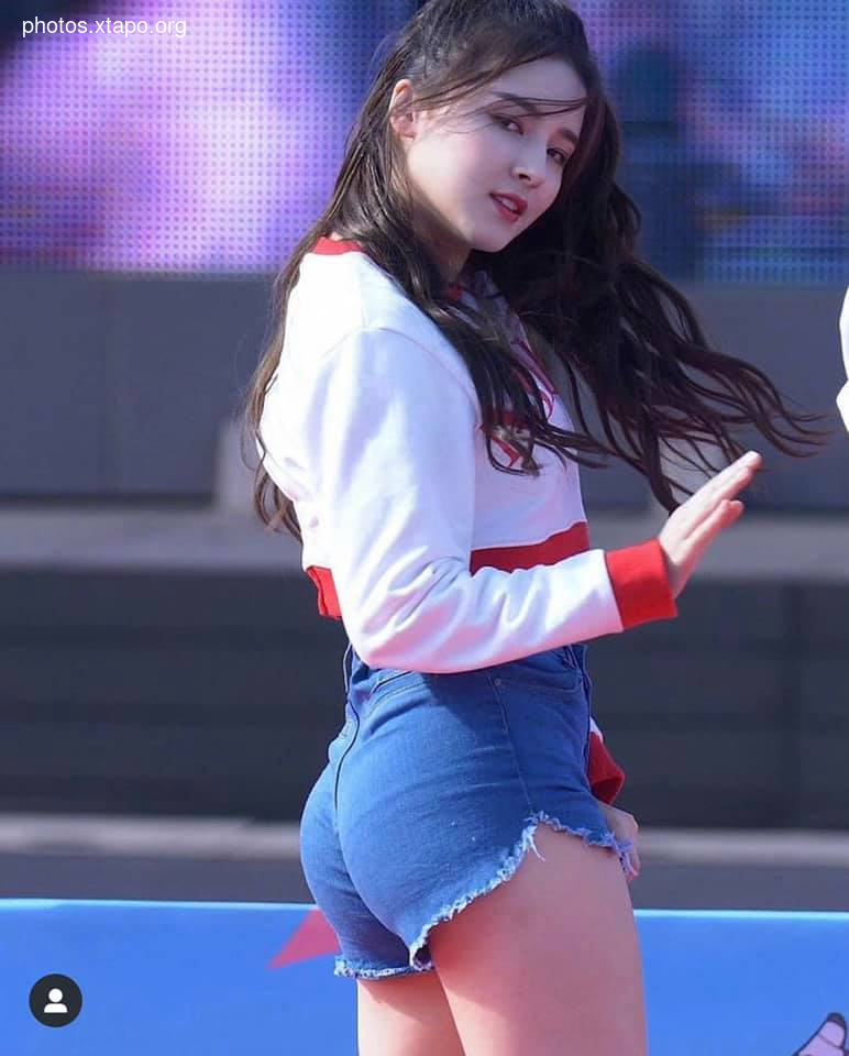 Nancy Momoland,