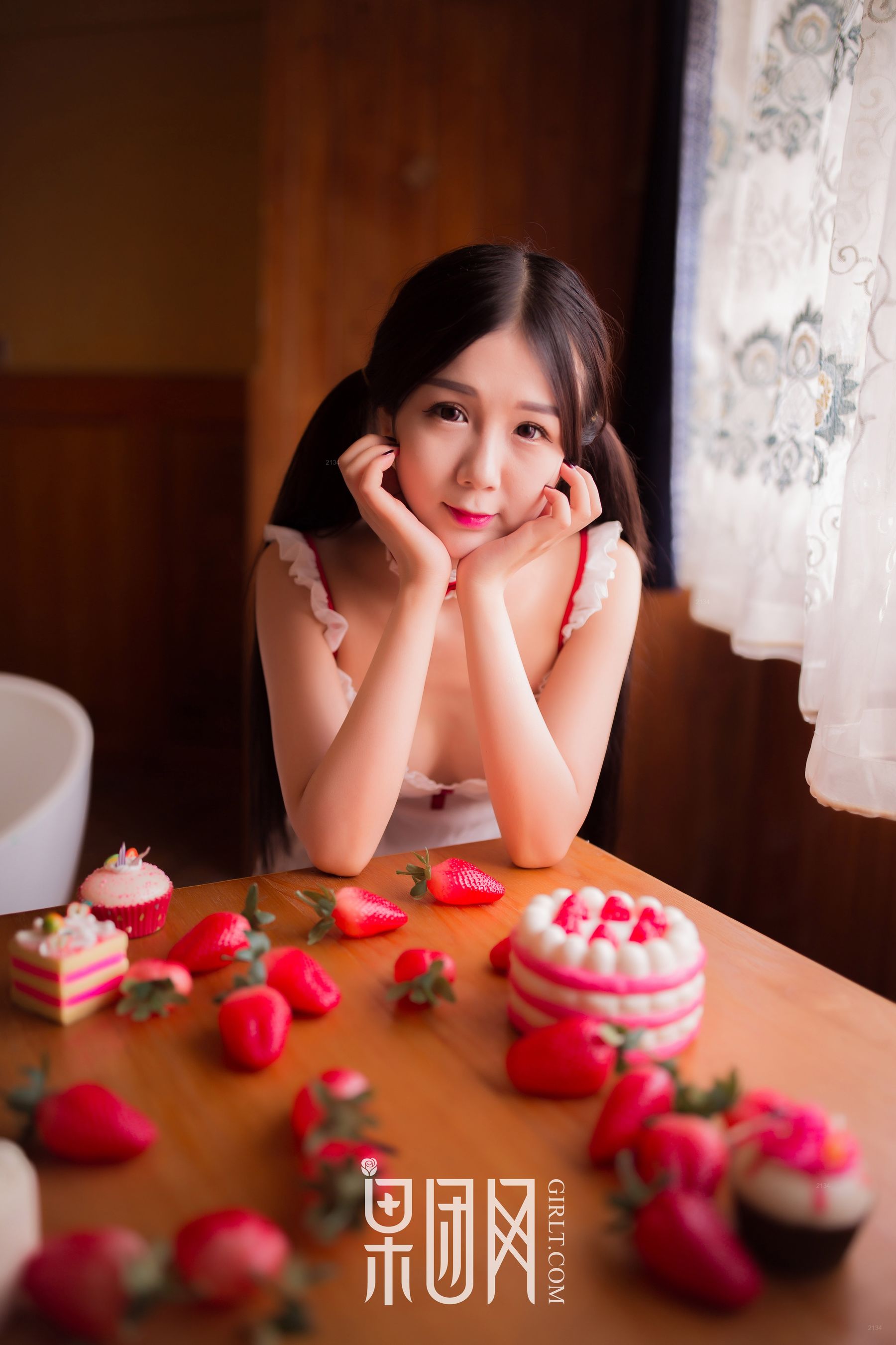 Strawberry Girl Fruit Group Girlt-Xiongchuan Ji Xin No.024