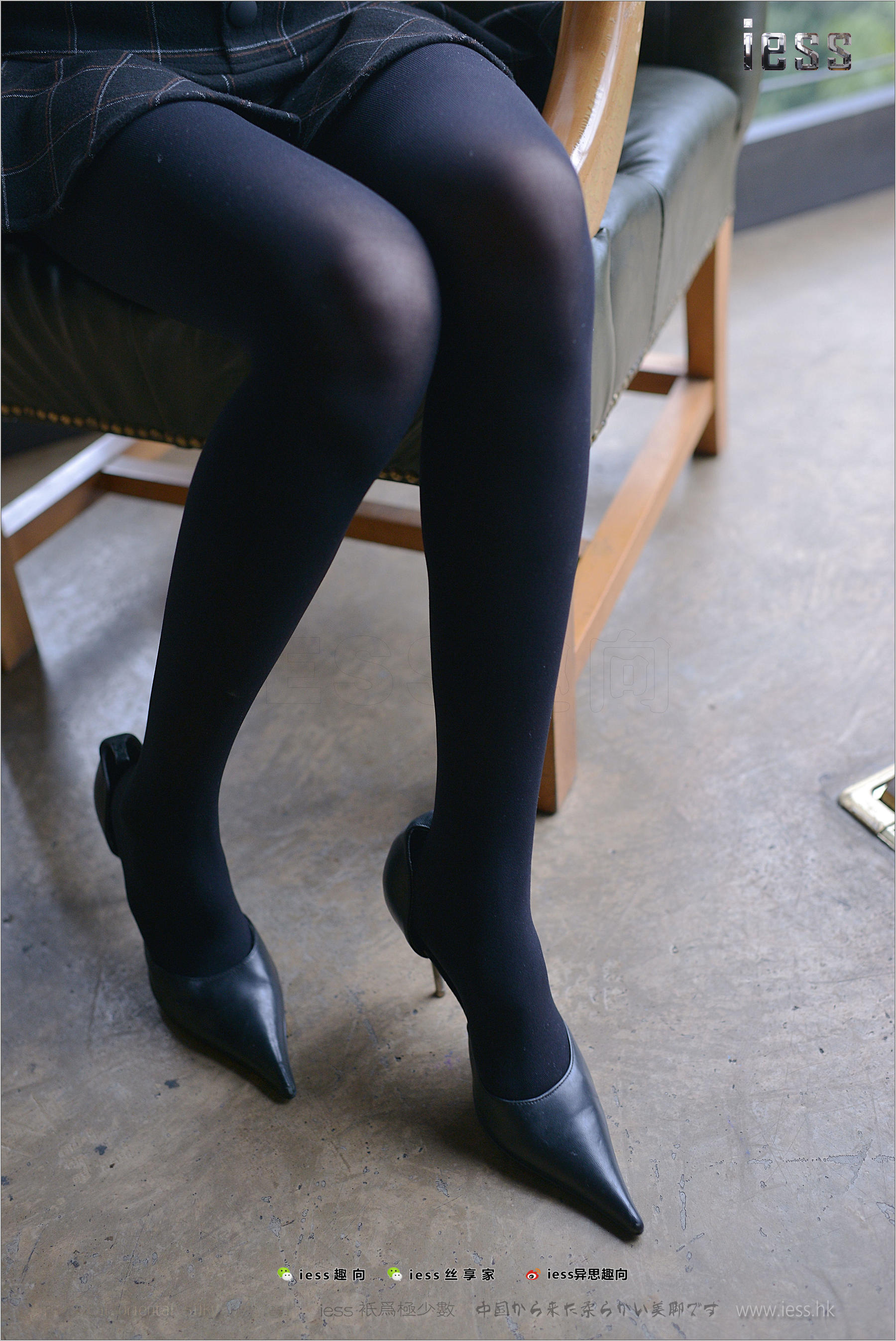 Ruoqi 50D thick black silk and super pointed high heel