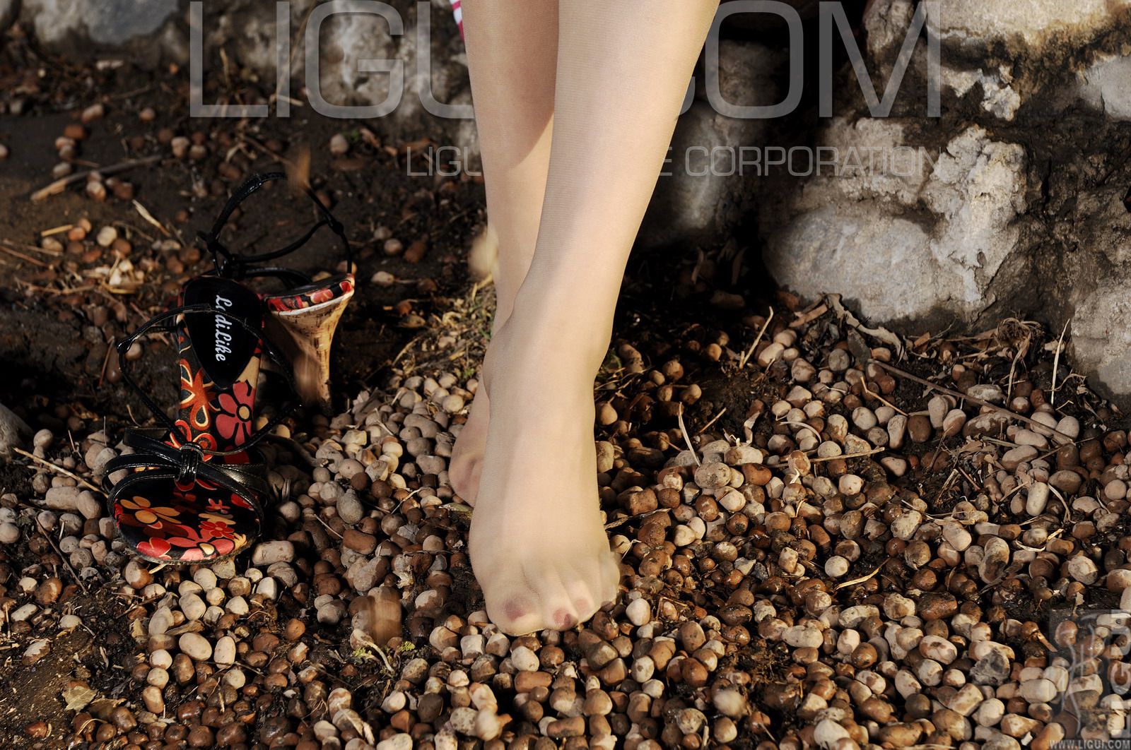 Ligui Model Helen Spring Is Coming Silk Foot Photo Picture