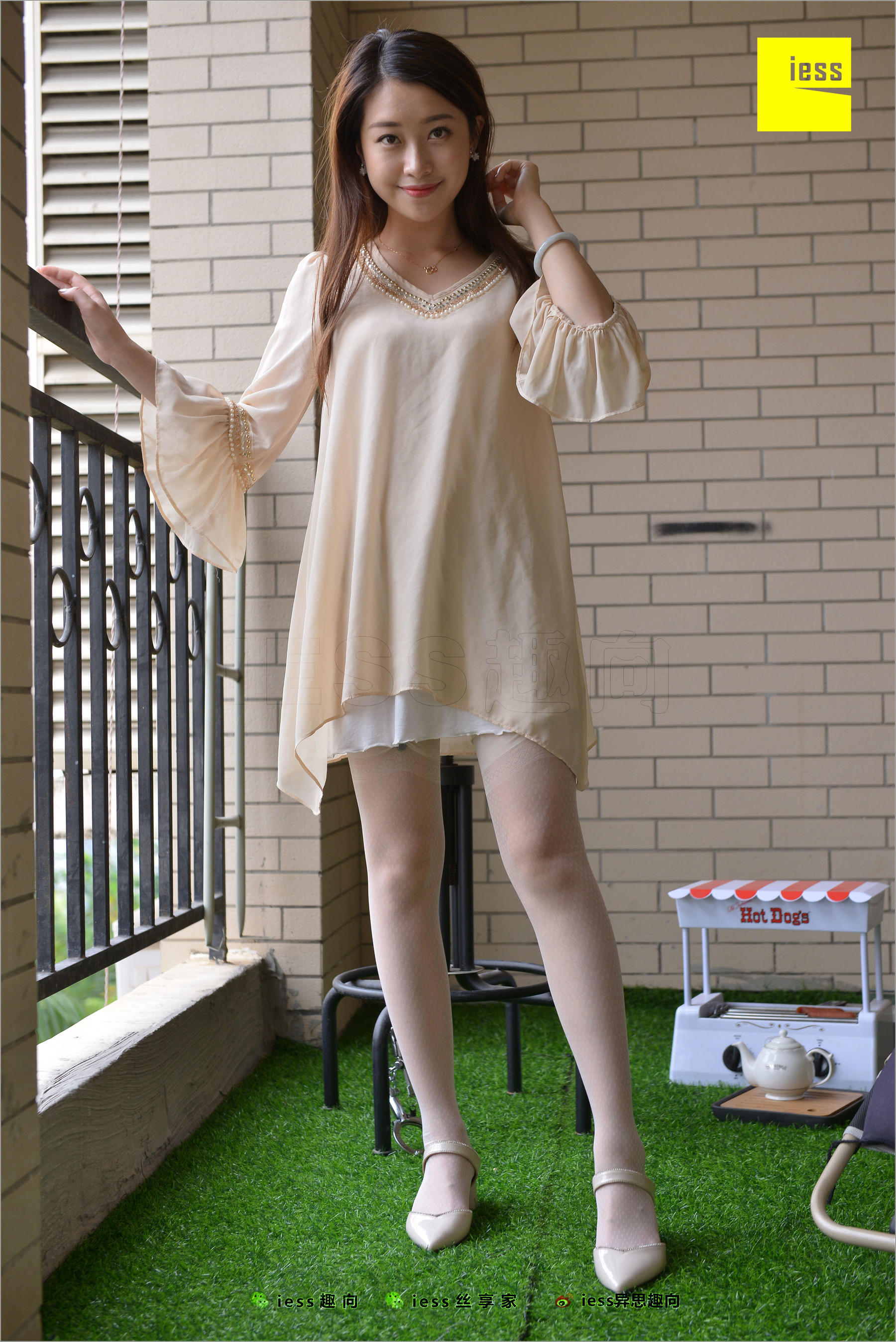Xiao Jie's Little Classic Retro Pure White Nylon Silk Different Thoughts to IESS Silk Foot Bento 227
