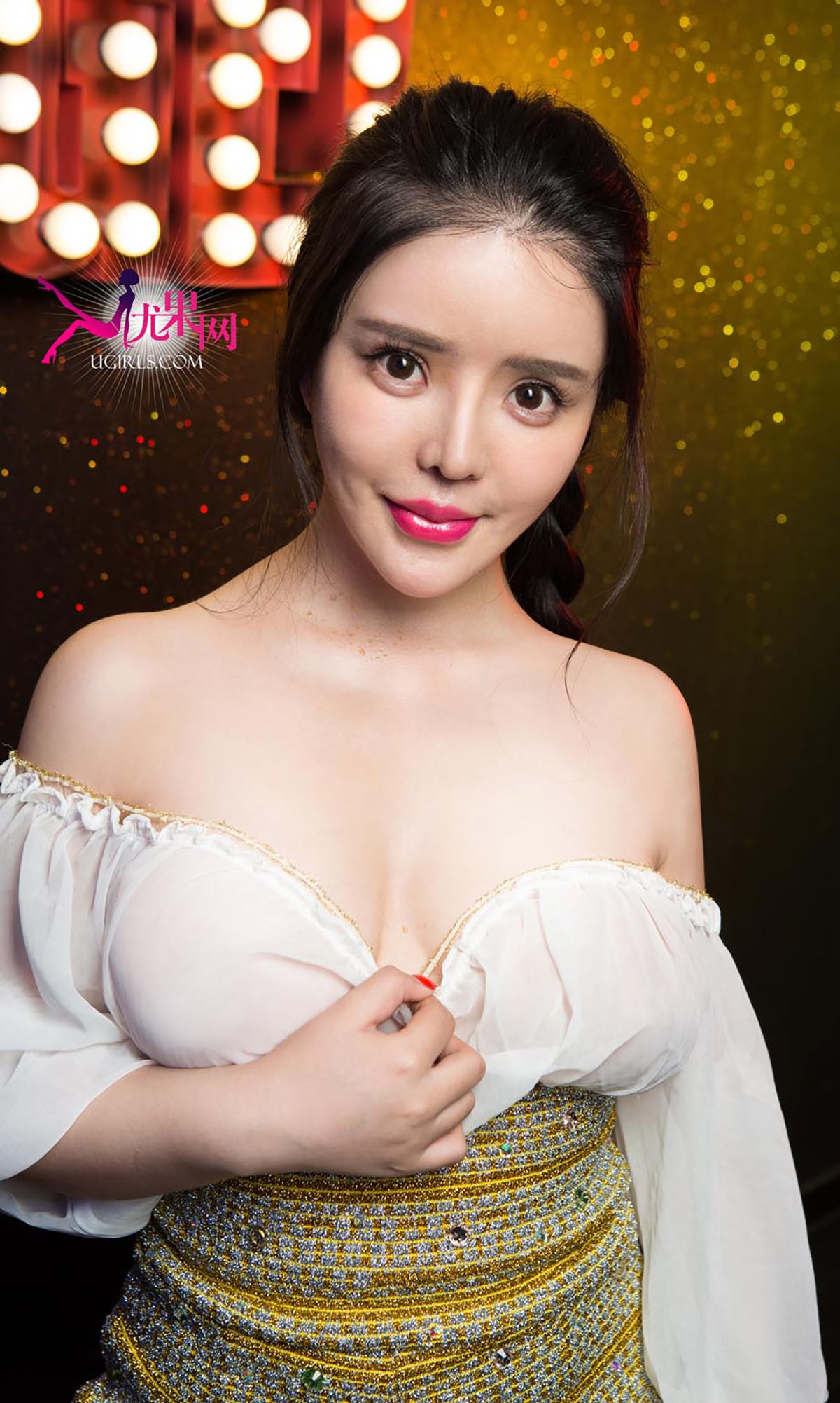 Ni Zixin Flash and Love Love Yuwu Ugirls No.178