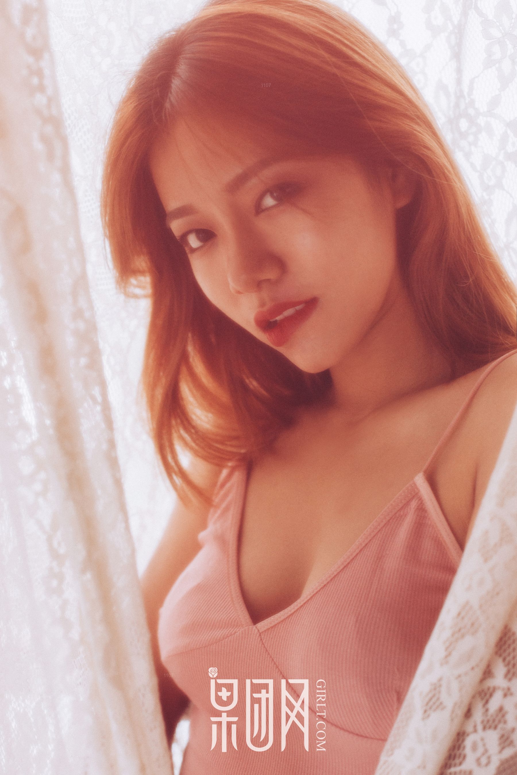 Sexy girl crispy breasts and hips black silk stingy fruit group network Girlt No.068