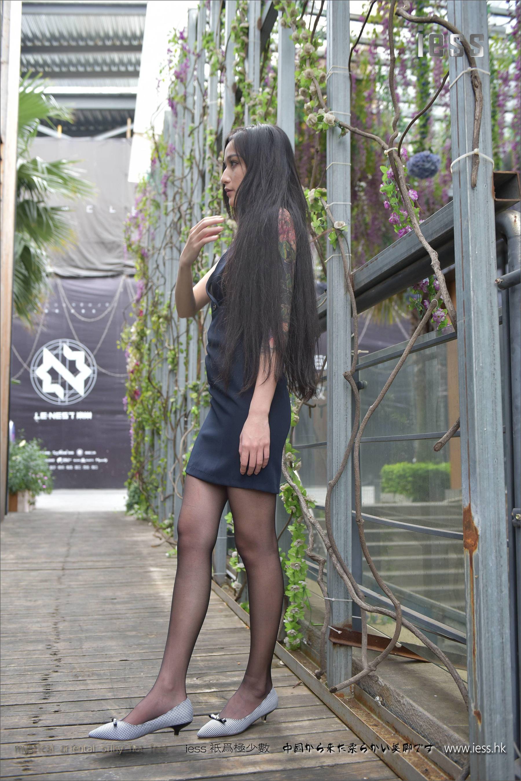 Silk Foot Bento 110 Xiaoxiao Outdoor Black Silk Flat Shoes IESS is thinking about it