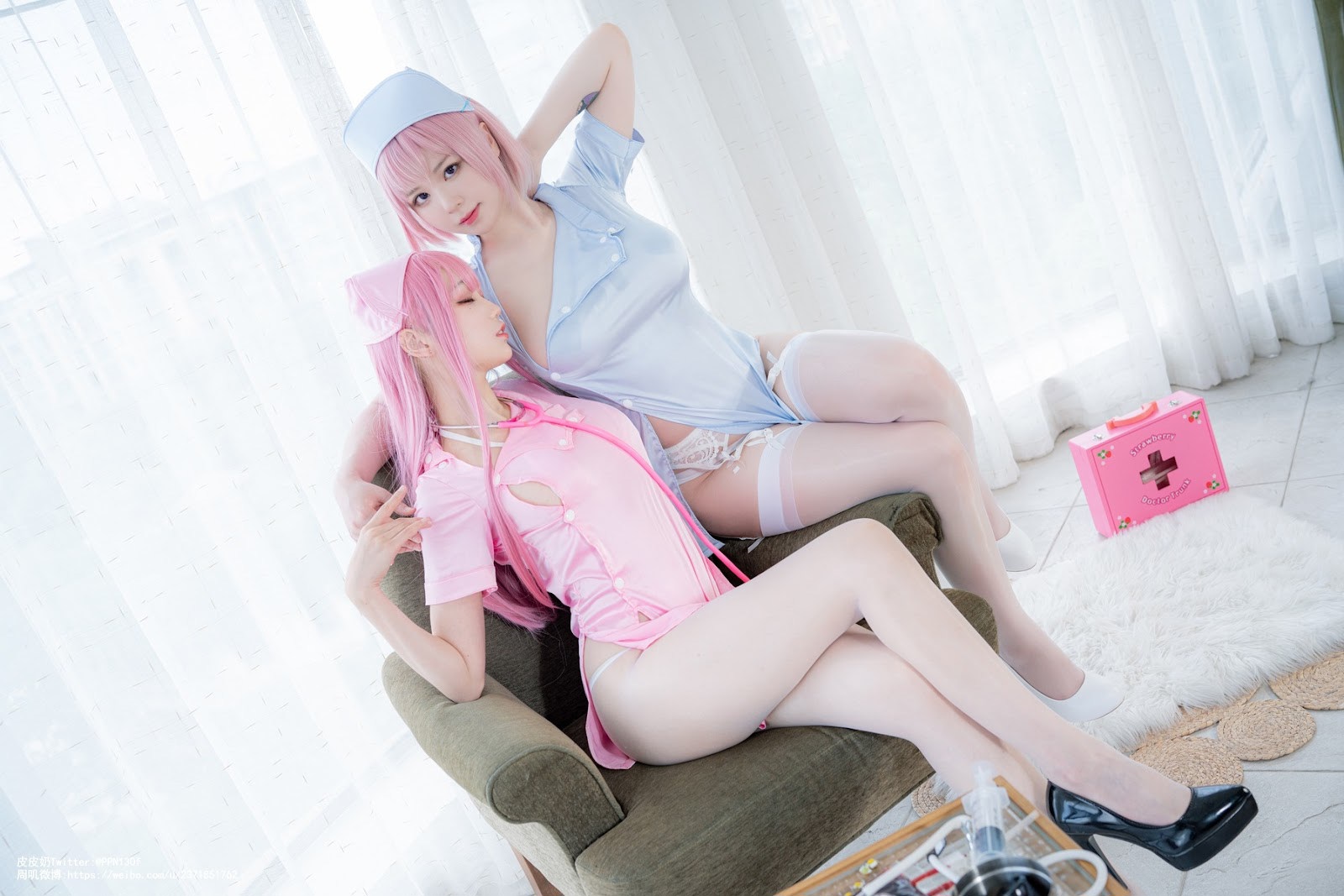 Pipi Nai is so cute&Zhou Ji is a cute bunny pink and blue nurse