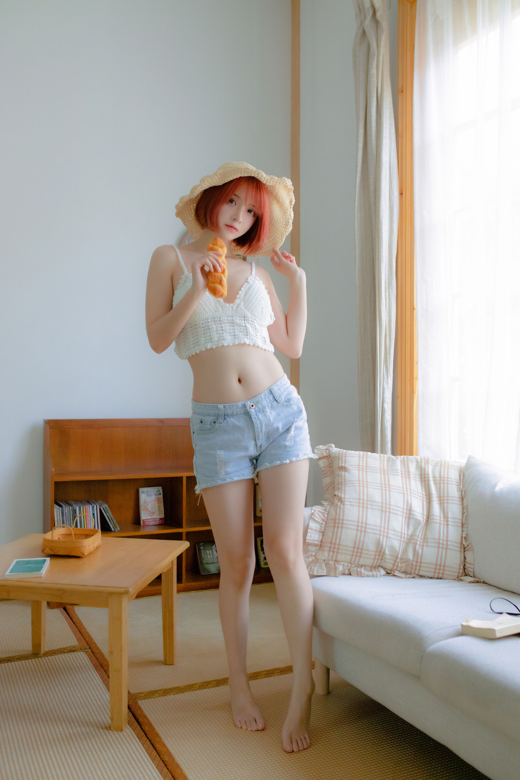 COS Welfare Crazy Cat SS -Straw Hat Girl