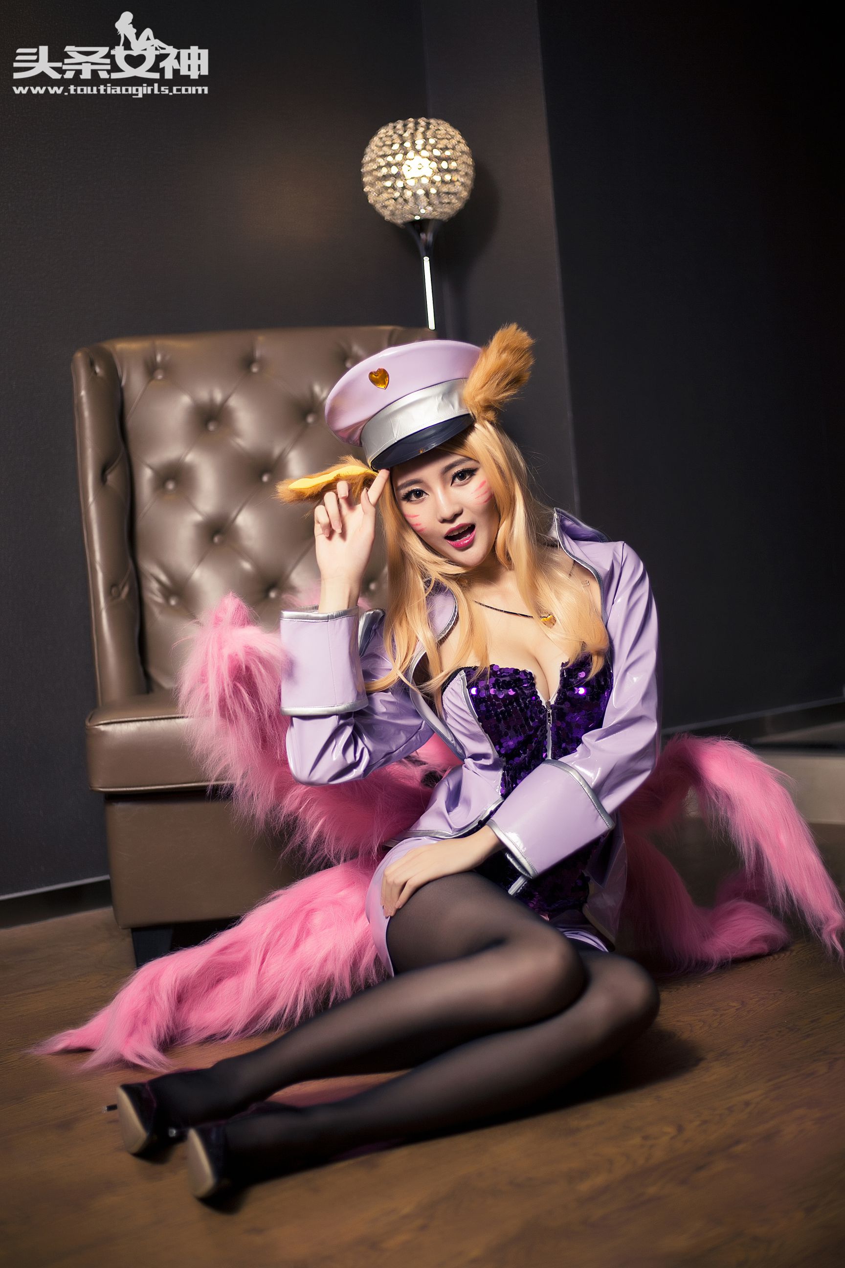 Wenxue Ajiu Jiuwei Xuebao COS Headline Goddess