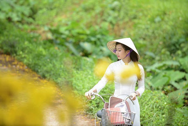 The road, between the pain The pain is just enough to miss each other, smile | Like ca