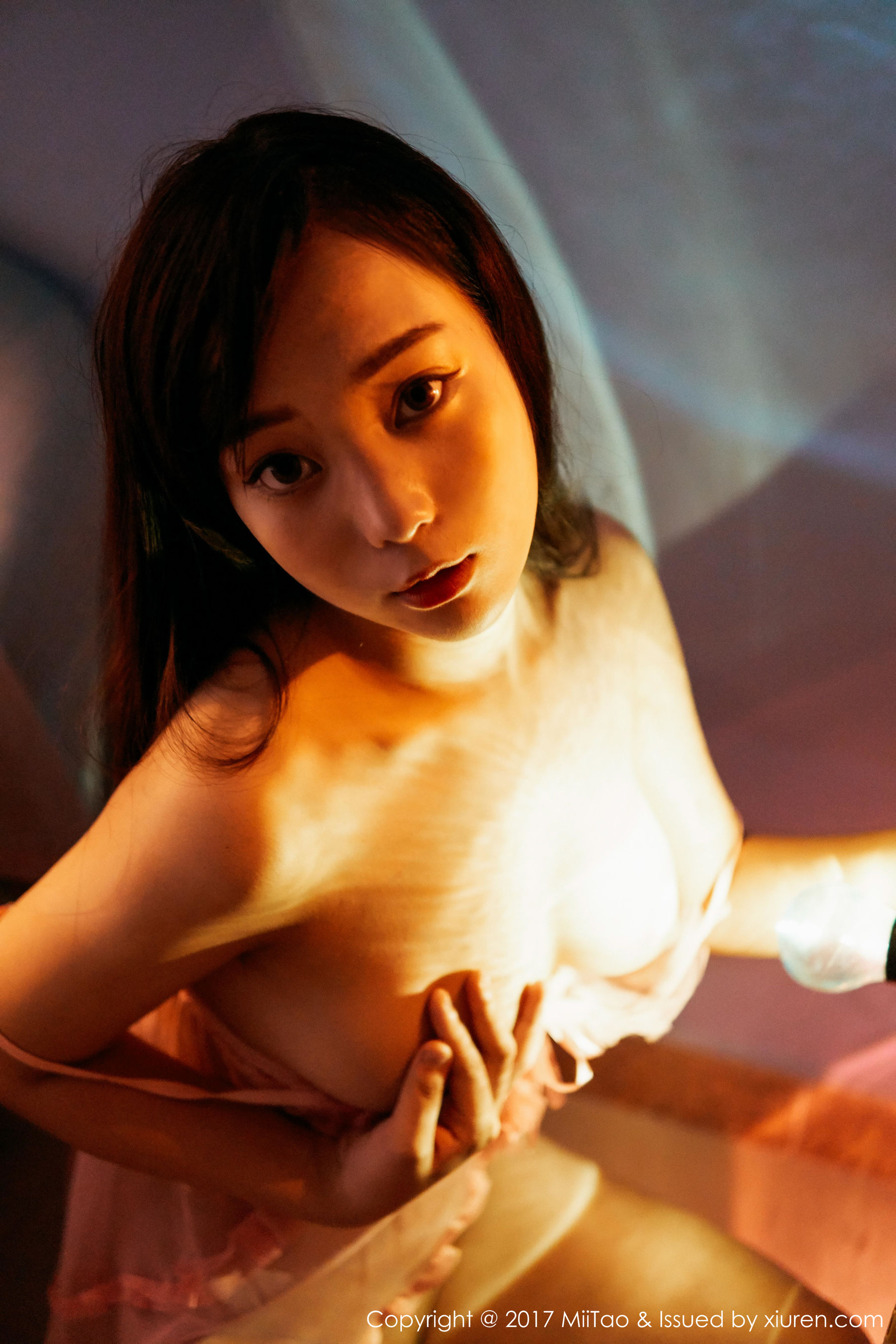 Ruixin Human Photography Under the Light Miitao Vol.086