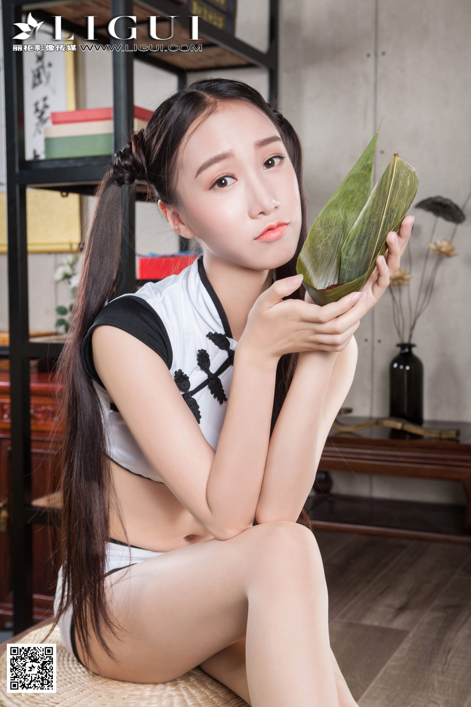 Red candle Dragon Boat Festival Girl Girl Silk Foot Li Cabinet