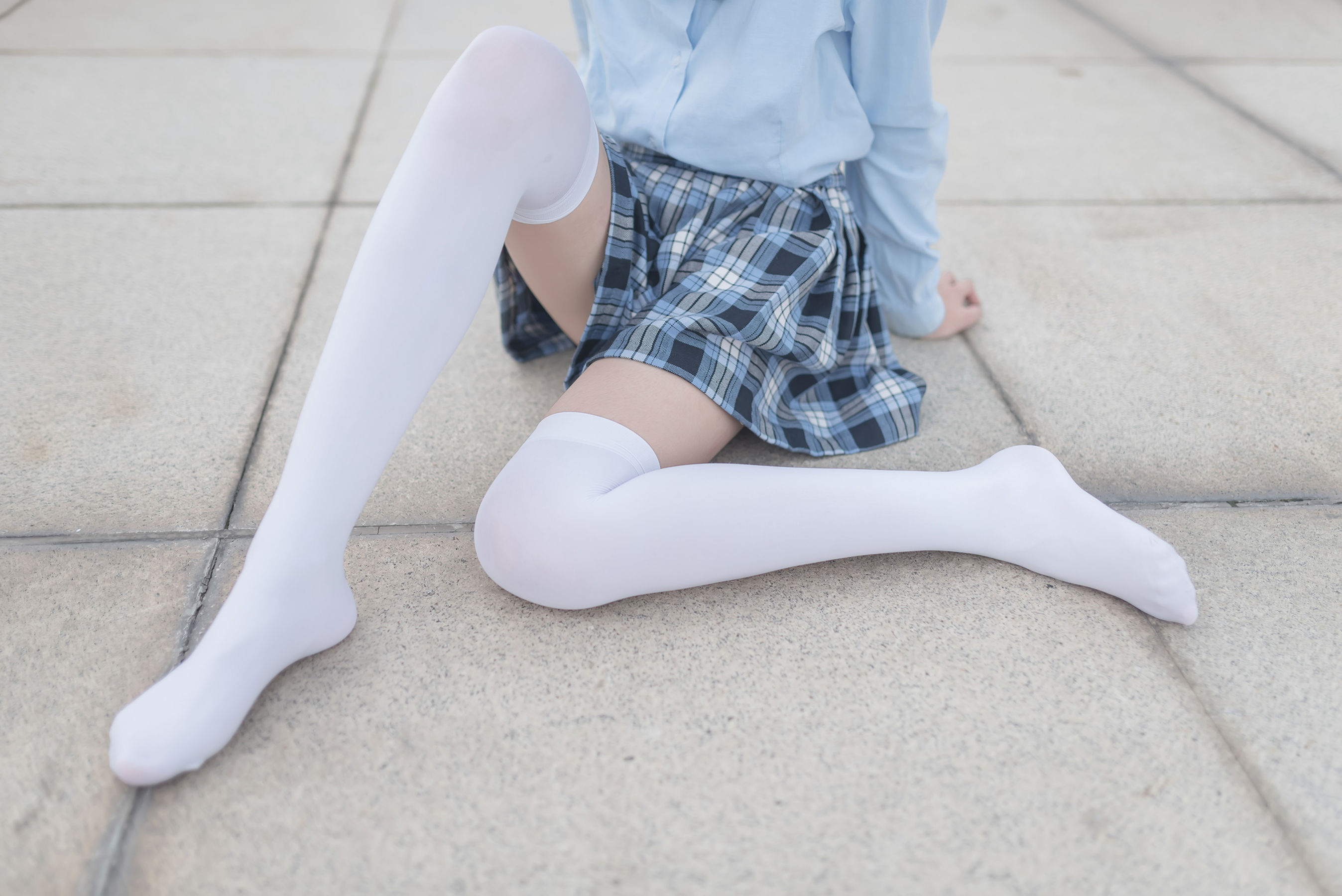 Field of the Wind No.143 White Simi Legs Please Jun Xiaona