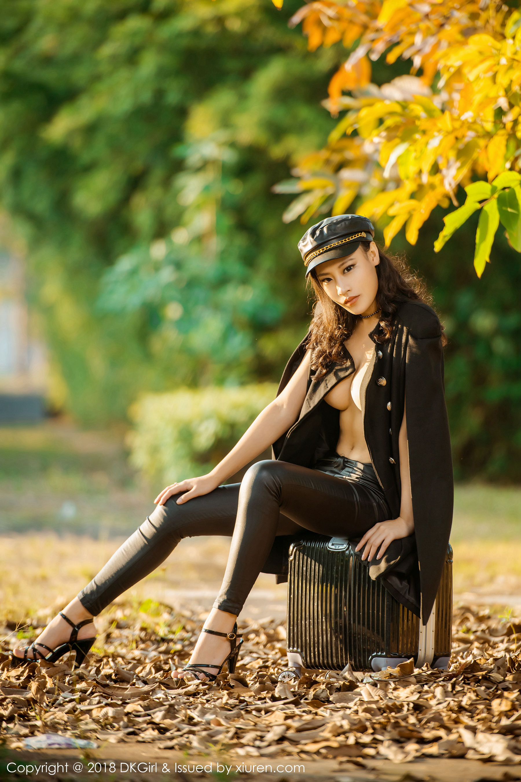 Mengqian Beautiful Legs and Milk Wonderful Temptation Royal Girl DKGIRL Vol.057