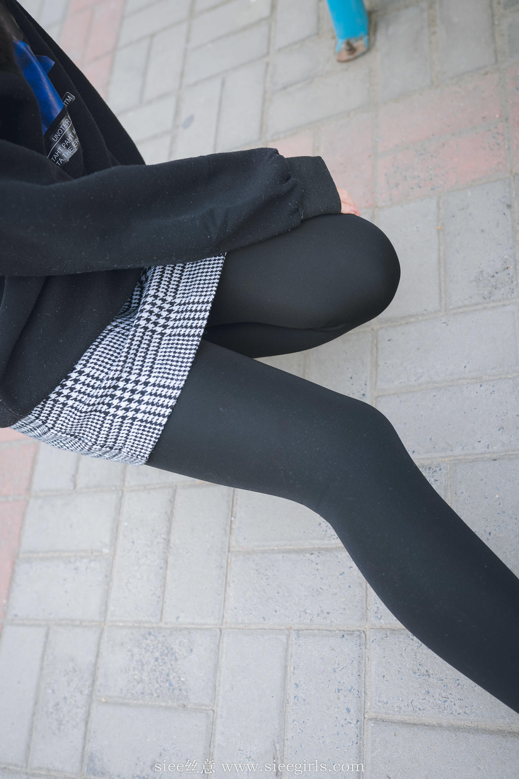 Si Yi Siee The romantic sisters of the bear