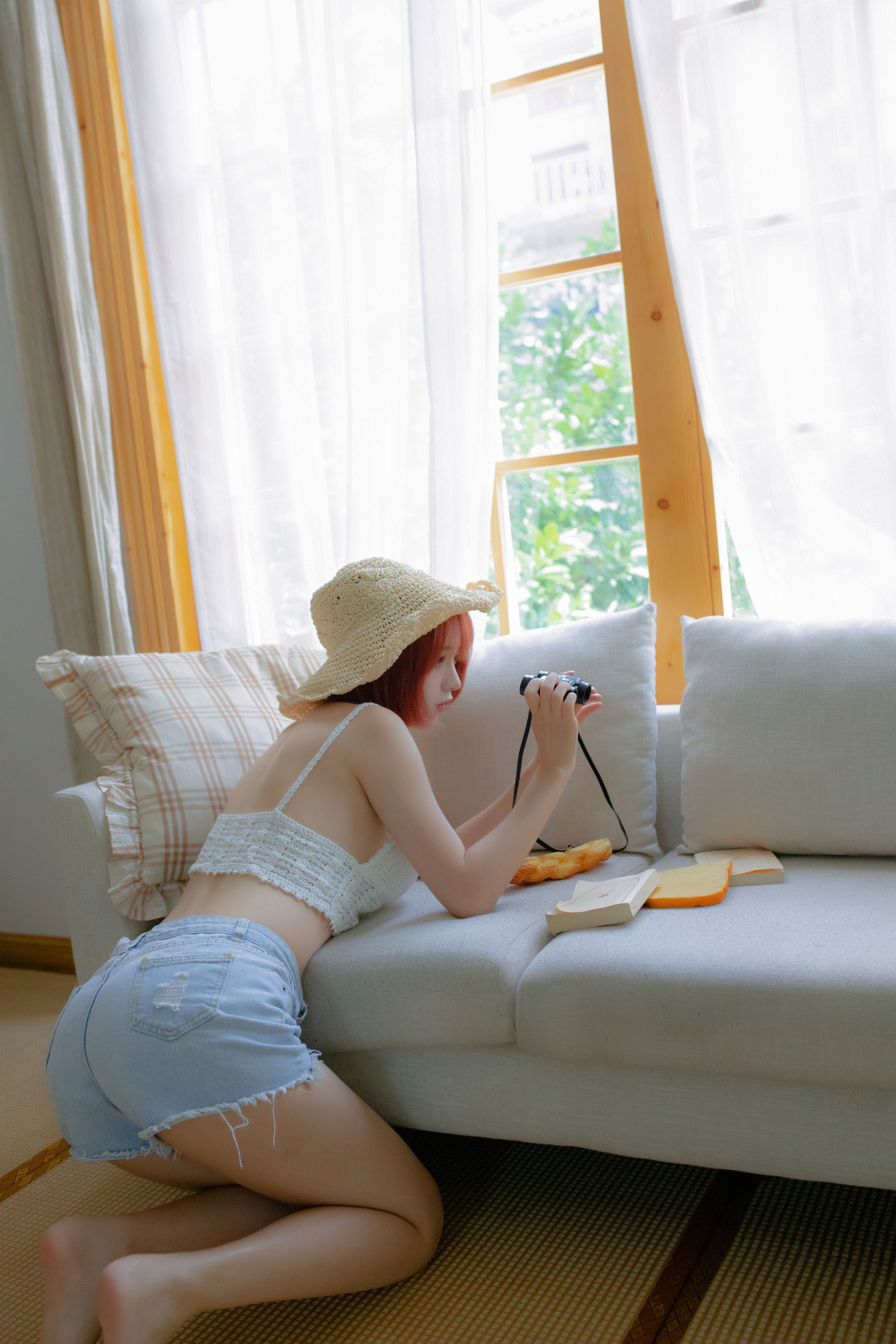 COS Welfare Crazy Cat SS -Straw Hat Girl