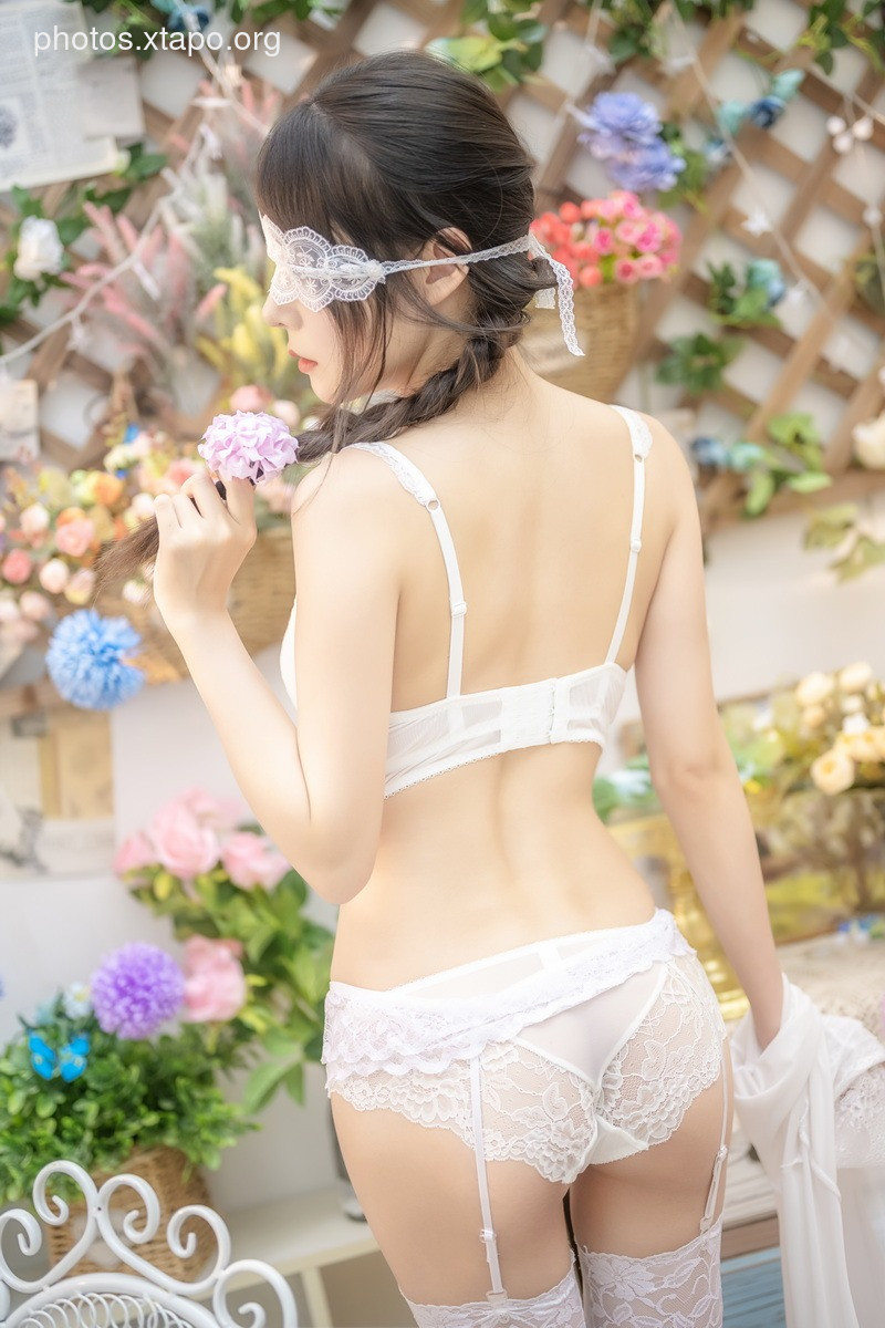 Vanilla Meow Lulu – White Rose49P2V