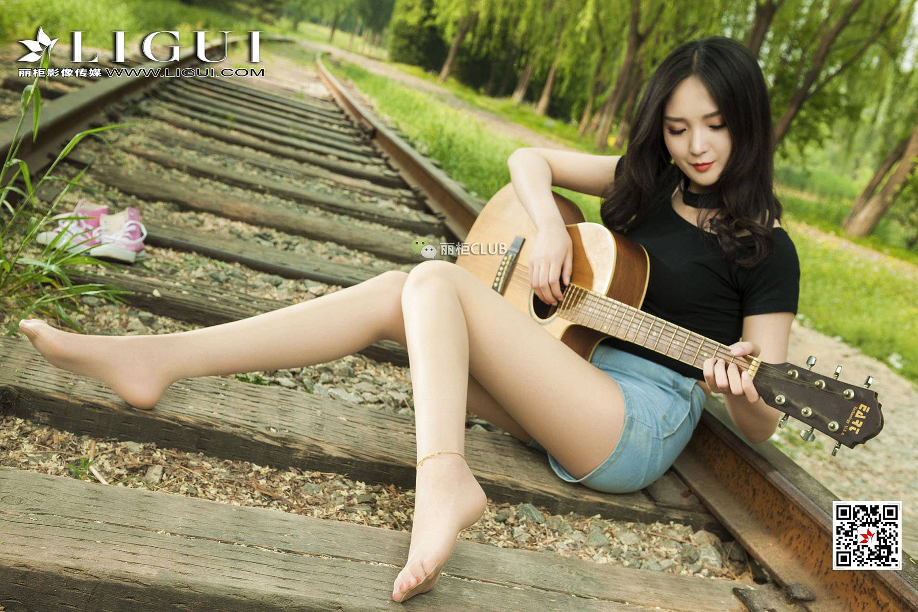 Leg Model Little Ge Literary Silk Foot Girl Ligui Beautiful legs silk foot