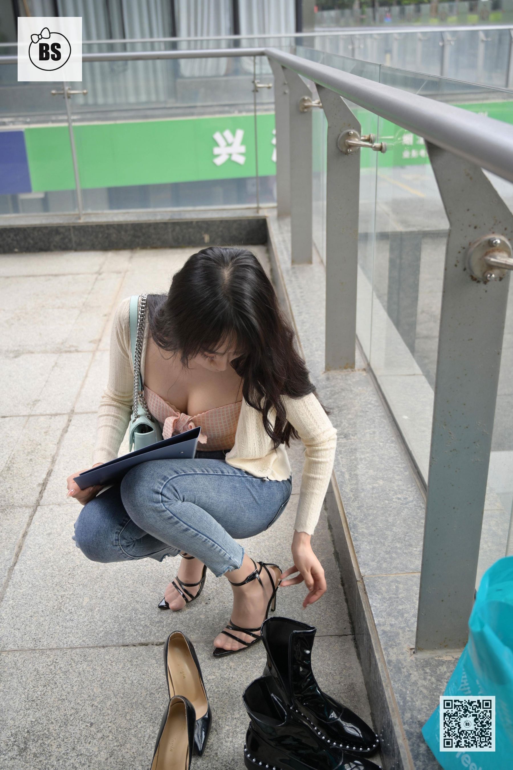 I want to think MX009 Mei West Bus Station Qiji Ji 4