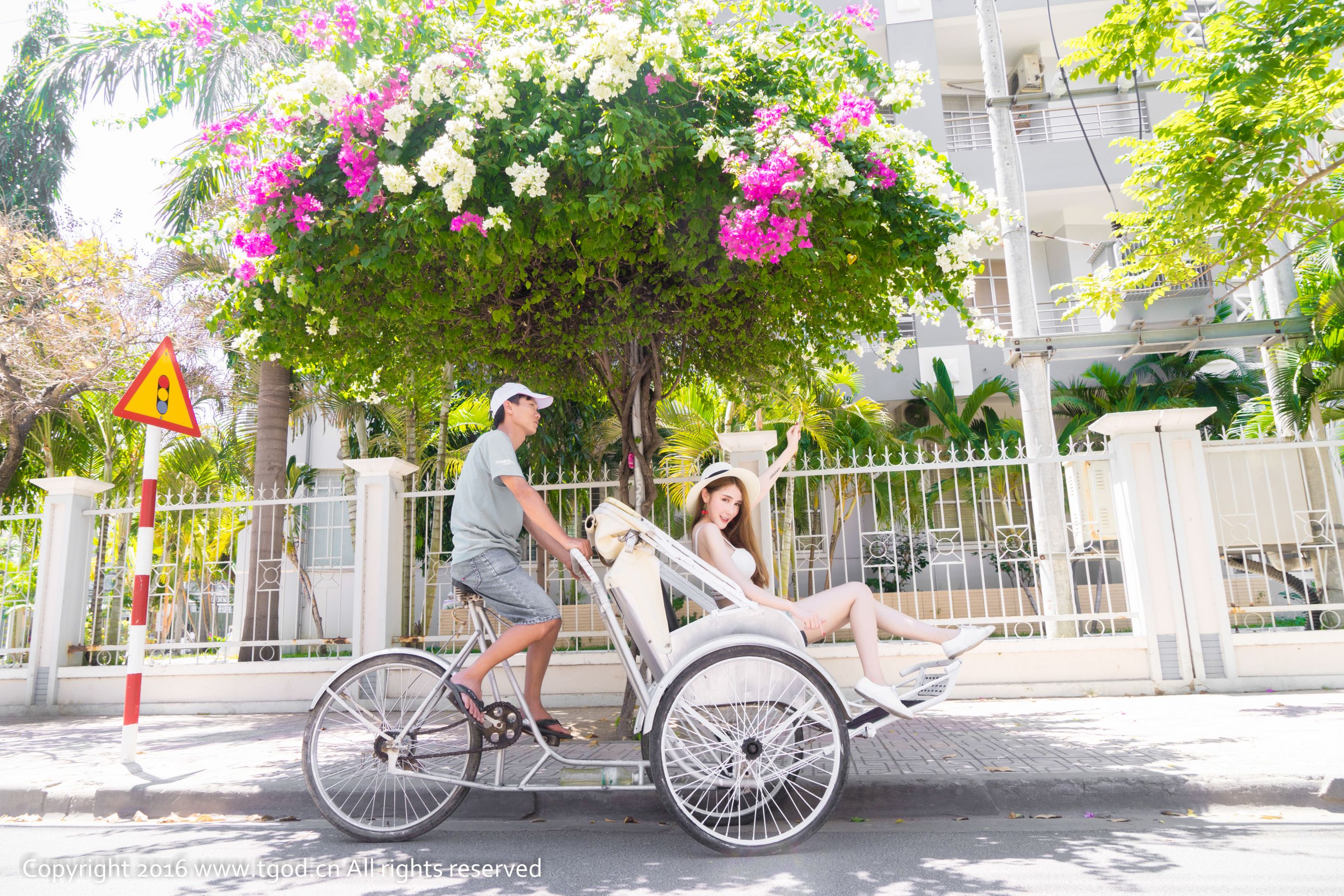 Wu Yue yuer Denim Hot Pants Goddess Street Shooting Push Goddess TGOD