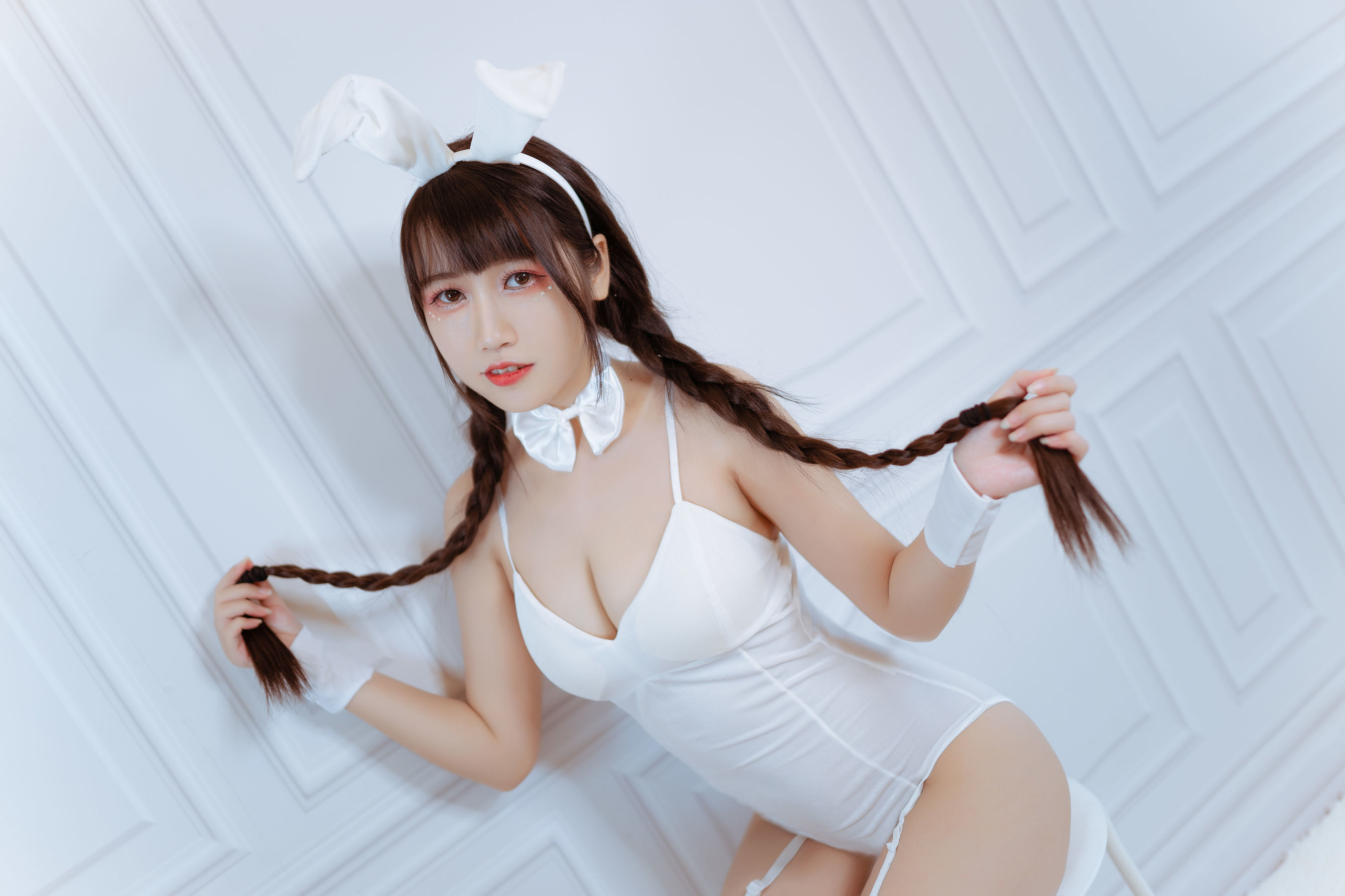 Weibo Popular COSER without cat white rabbit girl