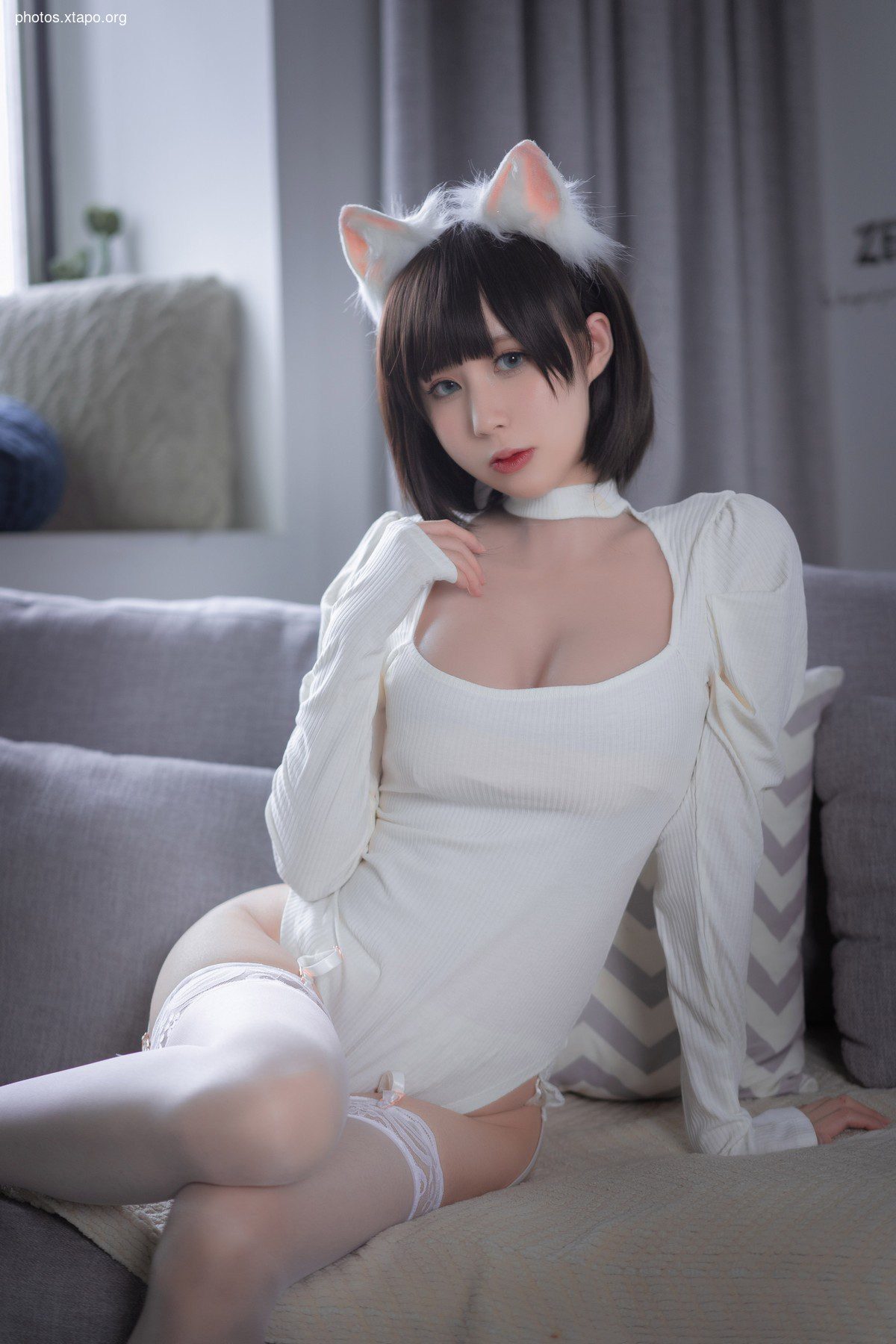 Network Beauty West Garden Temple Nange White Cat White Body Theme Private House Sexy Deep V sweater with lace hanging socks seductive photo 30p