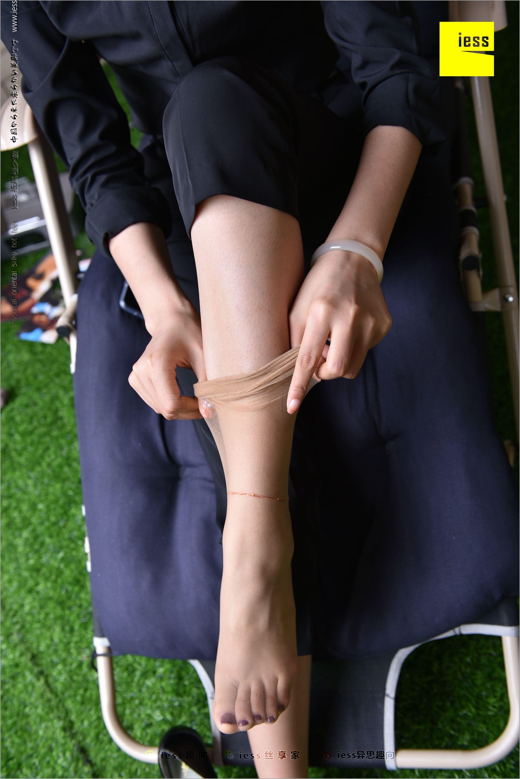 Huahua's Middle Stockings-The Beauty of Unpopular Different Thoughts to IESS Silk Foot Bento 214