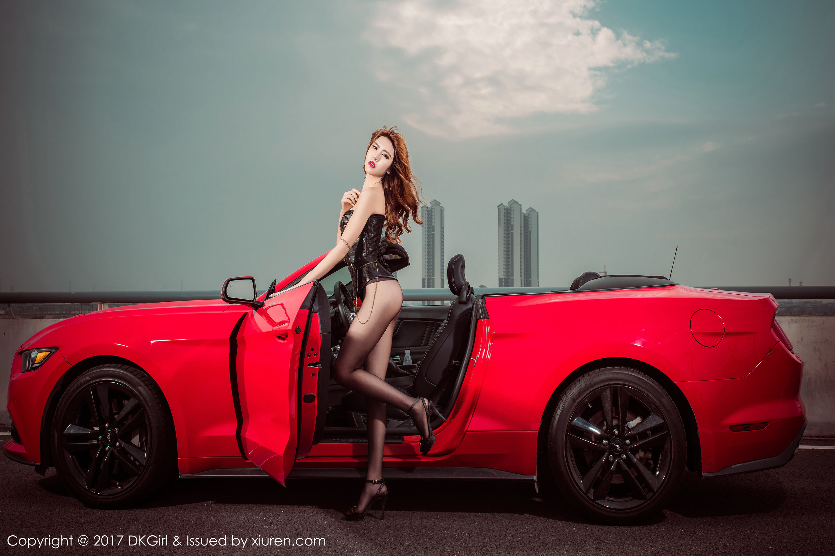 Cai Le'er's Beautiful Breast Beautiful Legs, Solid Silk Foot Royal Girl DKGIRL Vol.018