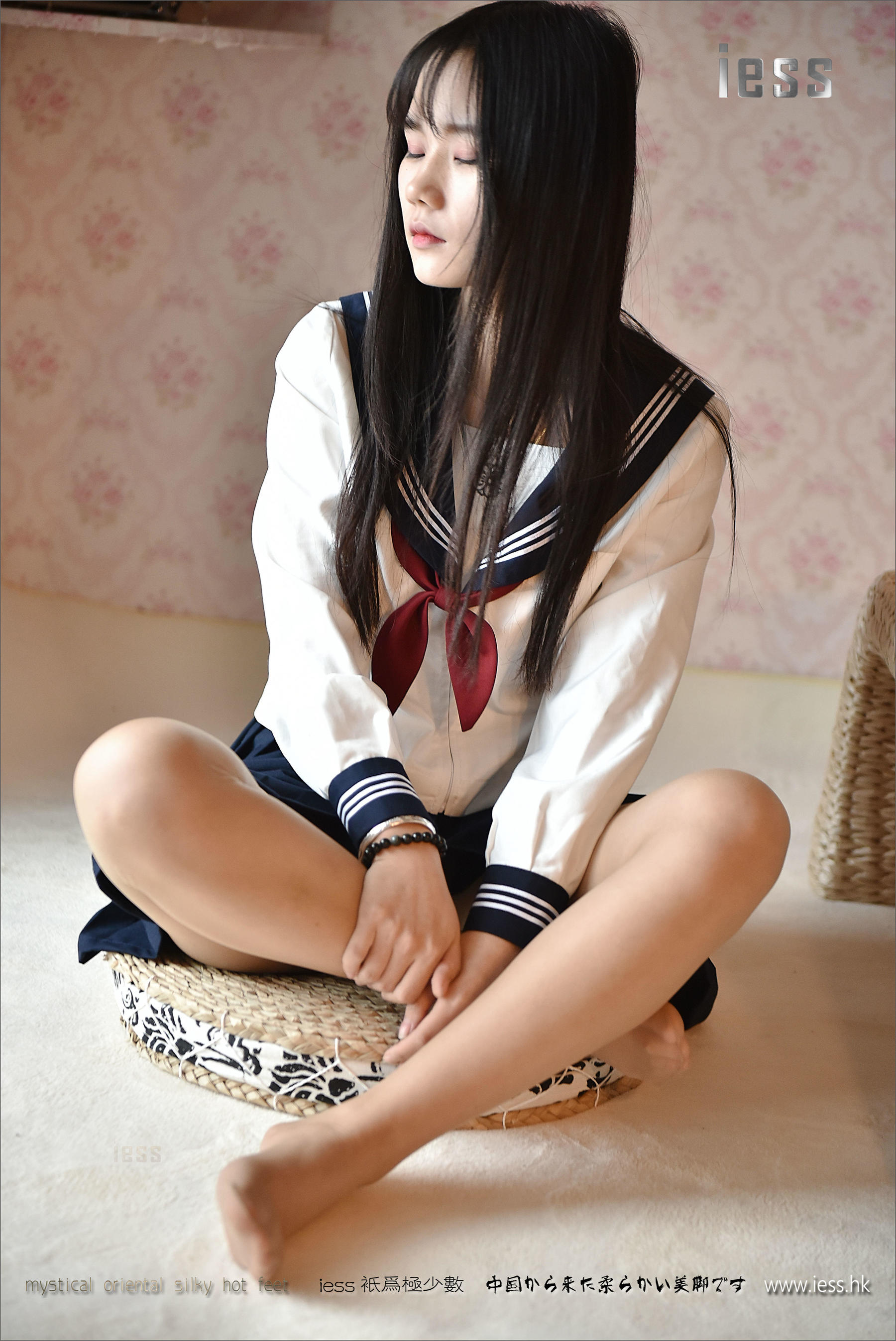 Silk Foot Bento 082 Kiki Part 2-1 of the Uniform Series-1 IESS Thoughts