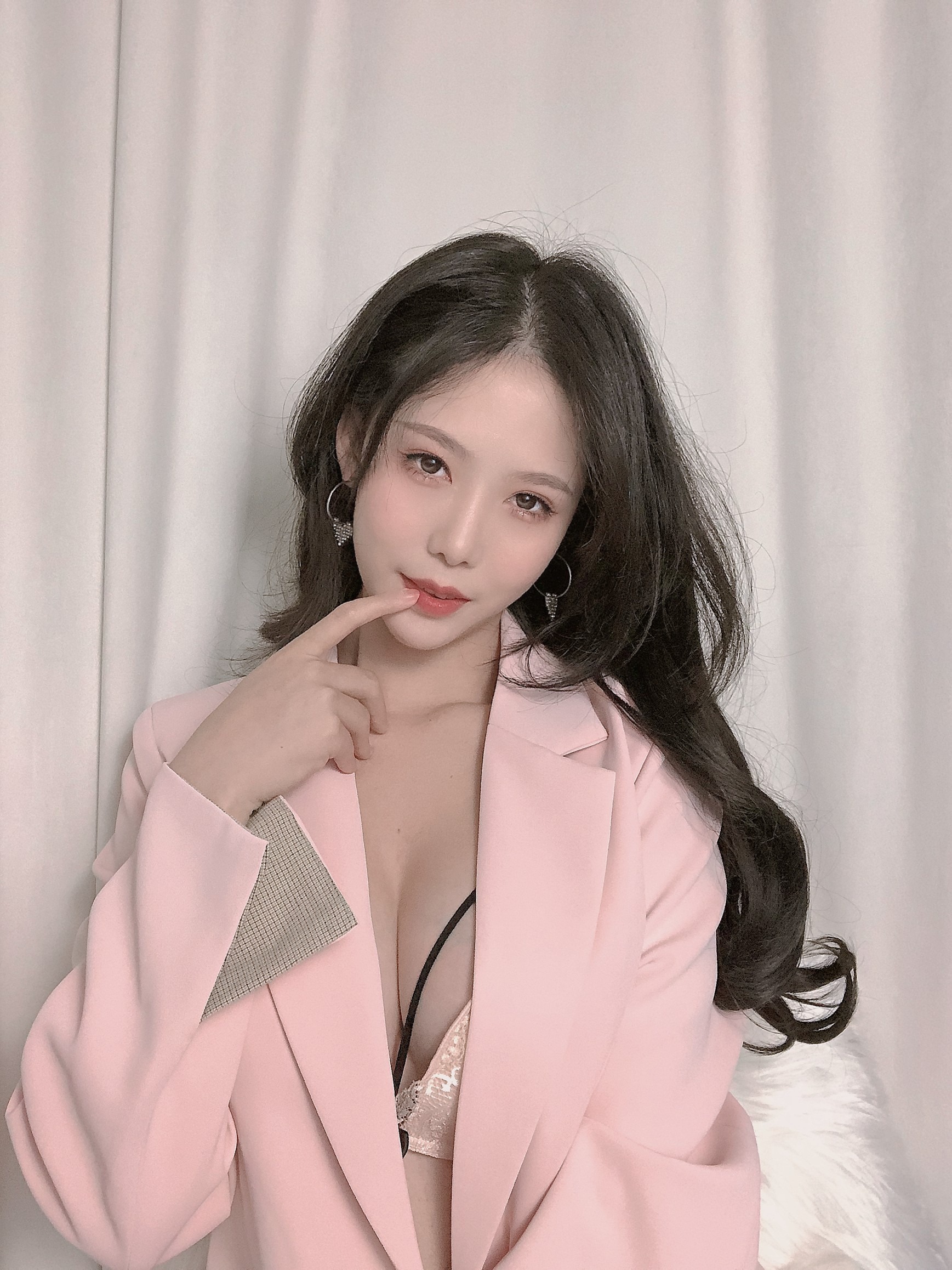 Dou Niang-Lee Shi-Pink Suit [26P]