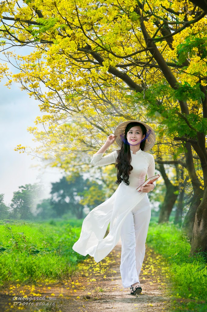 The road, between the pain The pain is just enough to miss each other, smile | Like ca