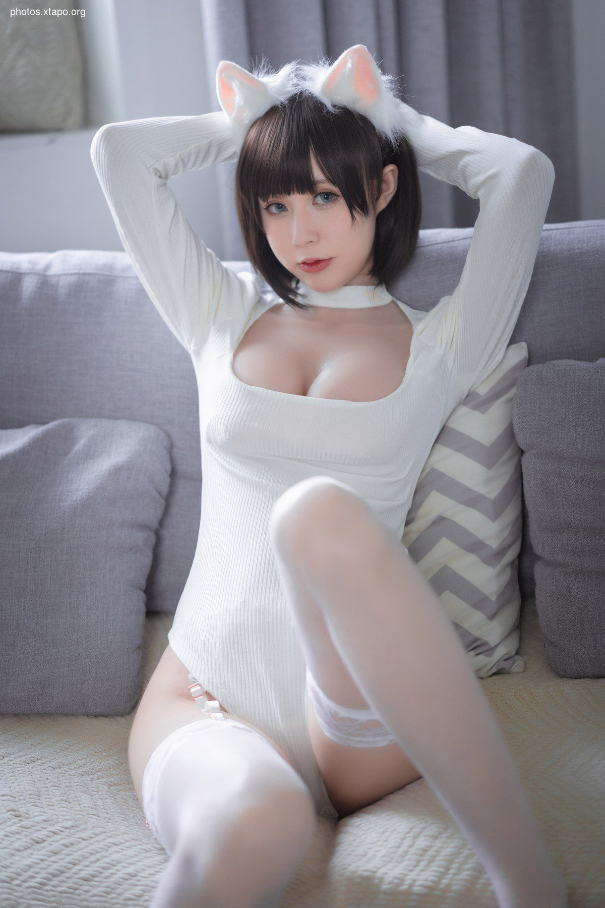 Network Beauty West Garden Temple Nange White Cat White Body Theme Private House Sexy Deep V sweater with lace hanging socks seductive photo 30p