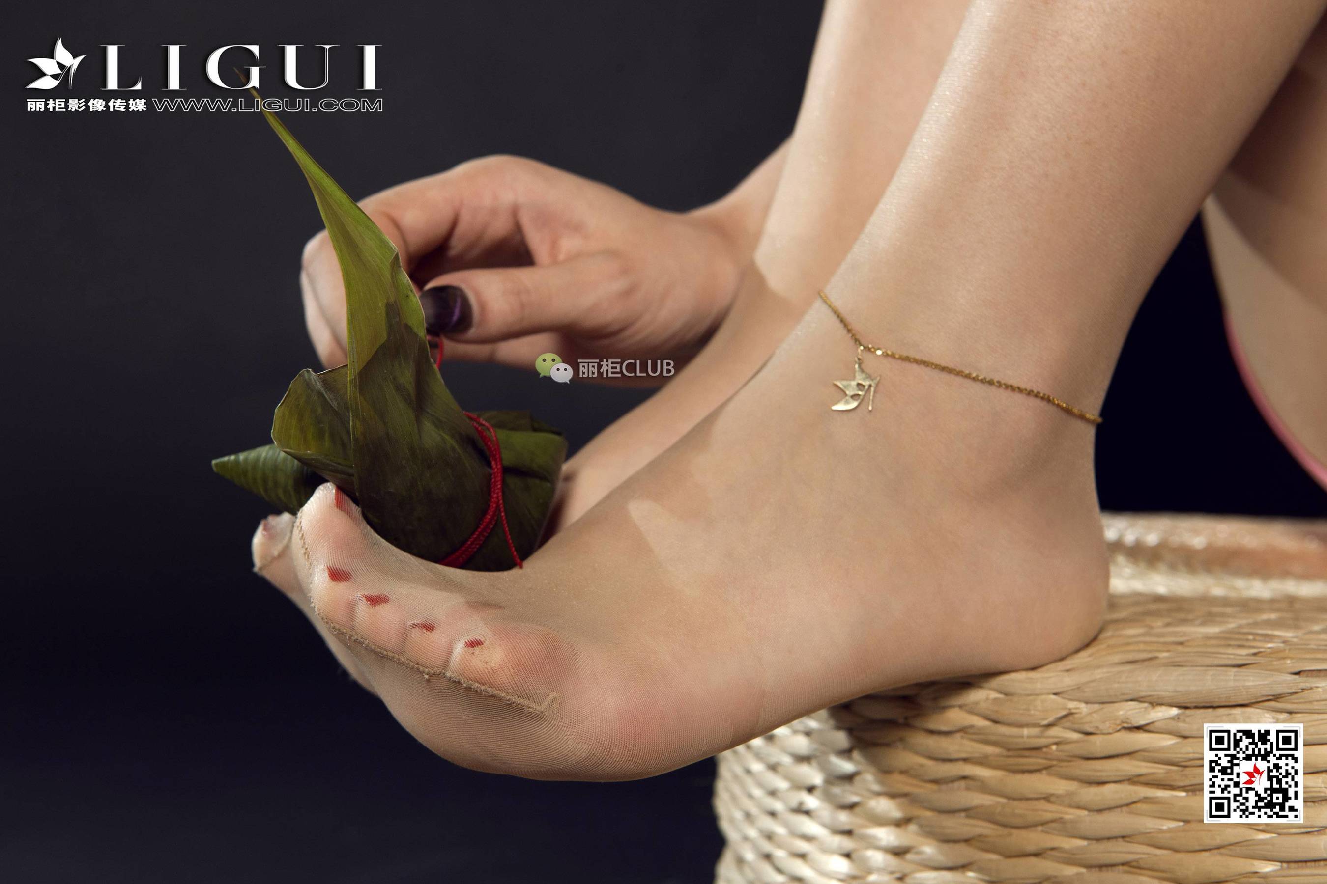 Foot mold ice cream Duanxiang Congs Wong Ligui Internet beauty