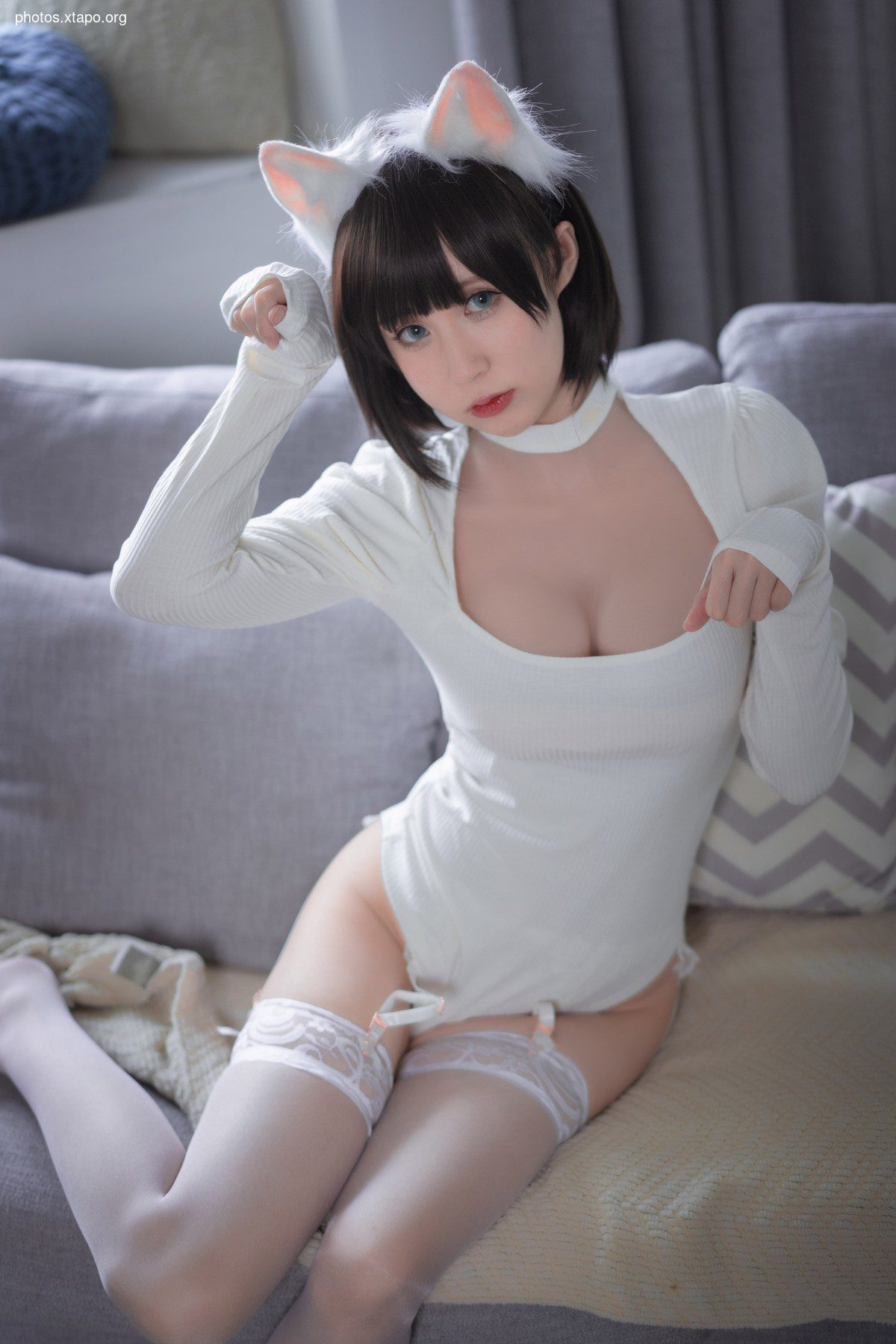 Network Beauty West Garden Temple Nange White Cat White Body Theme Private House Sexy Deep V sweater with lace hanging socks seductive photo 30p