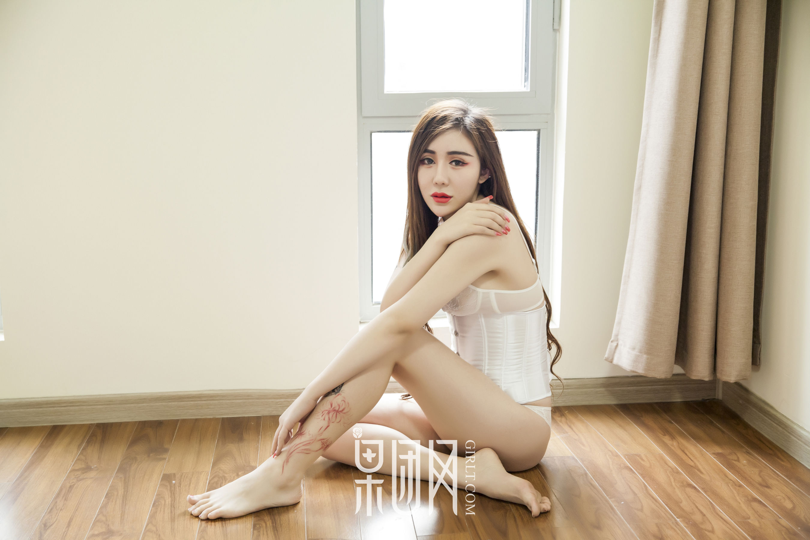 Zhou Xiaowei True Busty Rabbit Girl Vacuum Fruit Group Girlt No.019