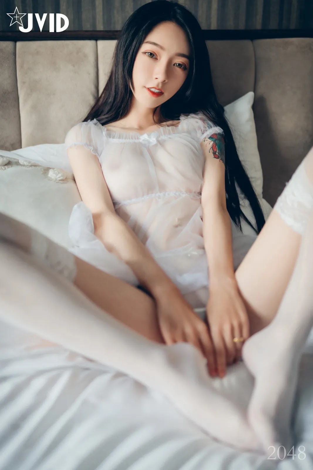 JVID Boutique Korean goddess Piaopiao, black, super fierce and can't cover the bulge, white, see-through pajamas, no matter what Piaopiao looks like!! Vol.02