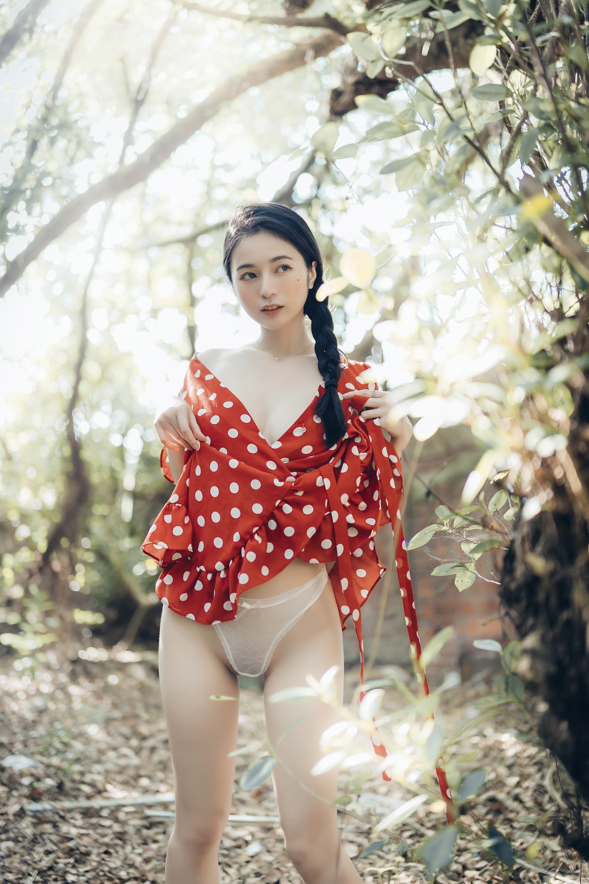 Big breasts Xian Xianchen's first experience in the wild ❤️ Red clothes + transparent panties, topless overalls, transparent white blouse Vol.01