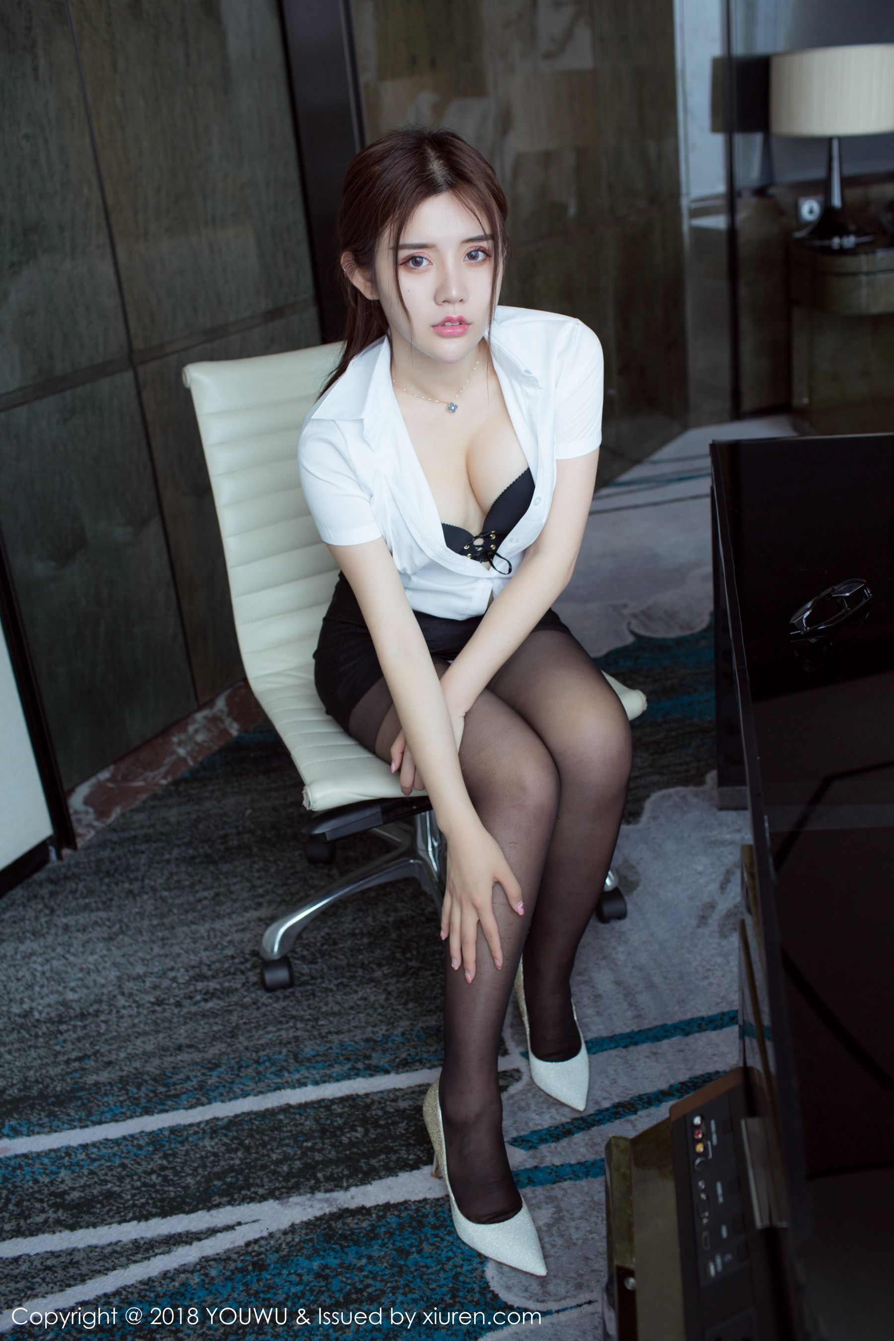 Rabbit Nina (Zhuo Yaqi) Sexy Female Secretary Youwu Youwu Vol.081