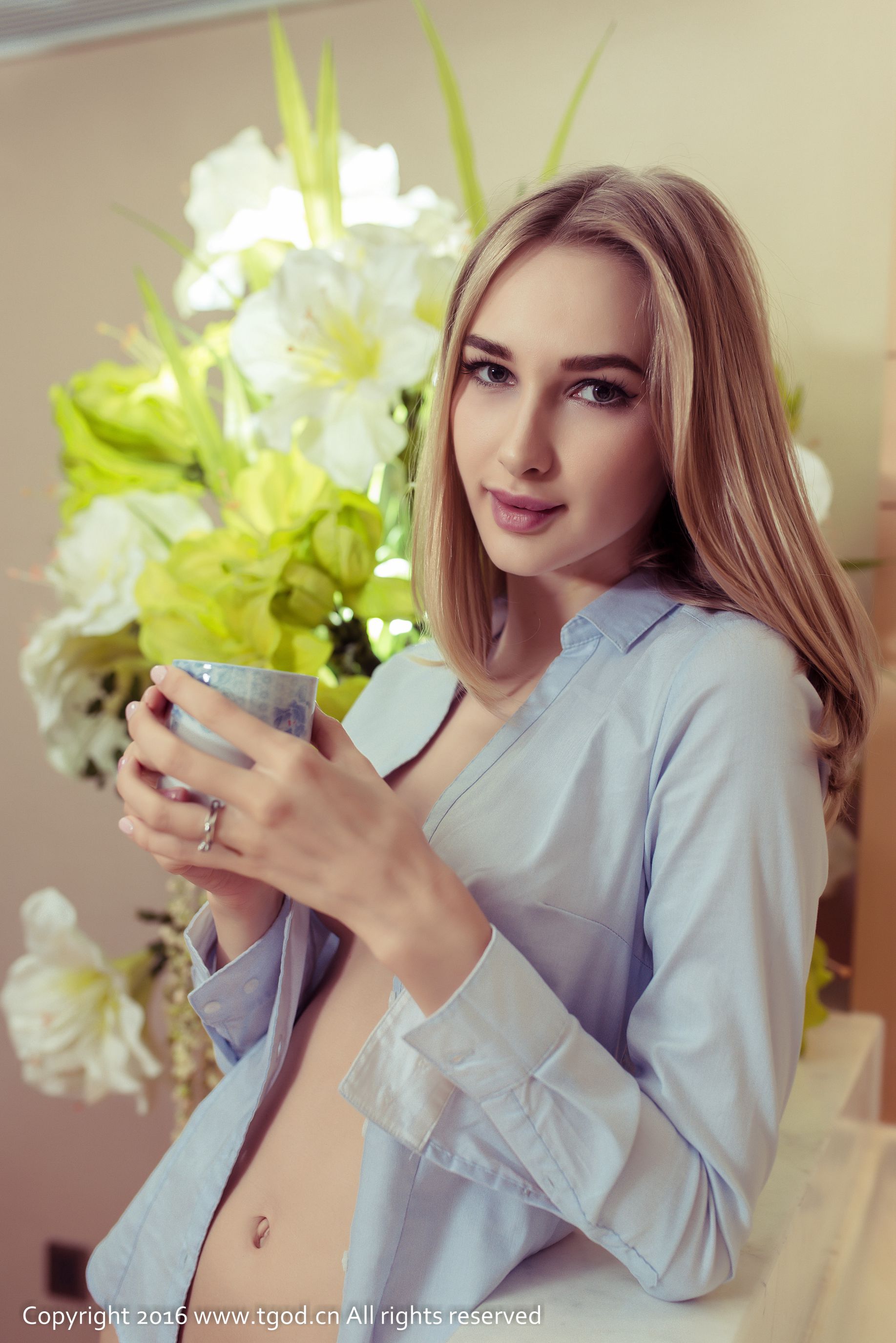 Ukrainian beauty ANNA Seduced Blonde Beauty Push Goddess/Royal Girl