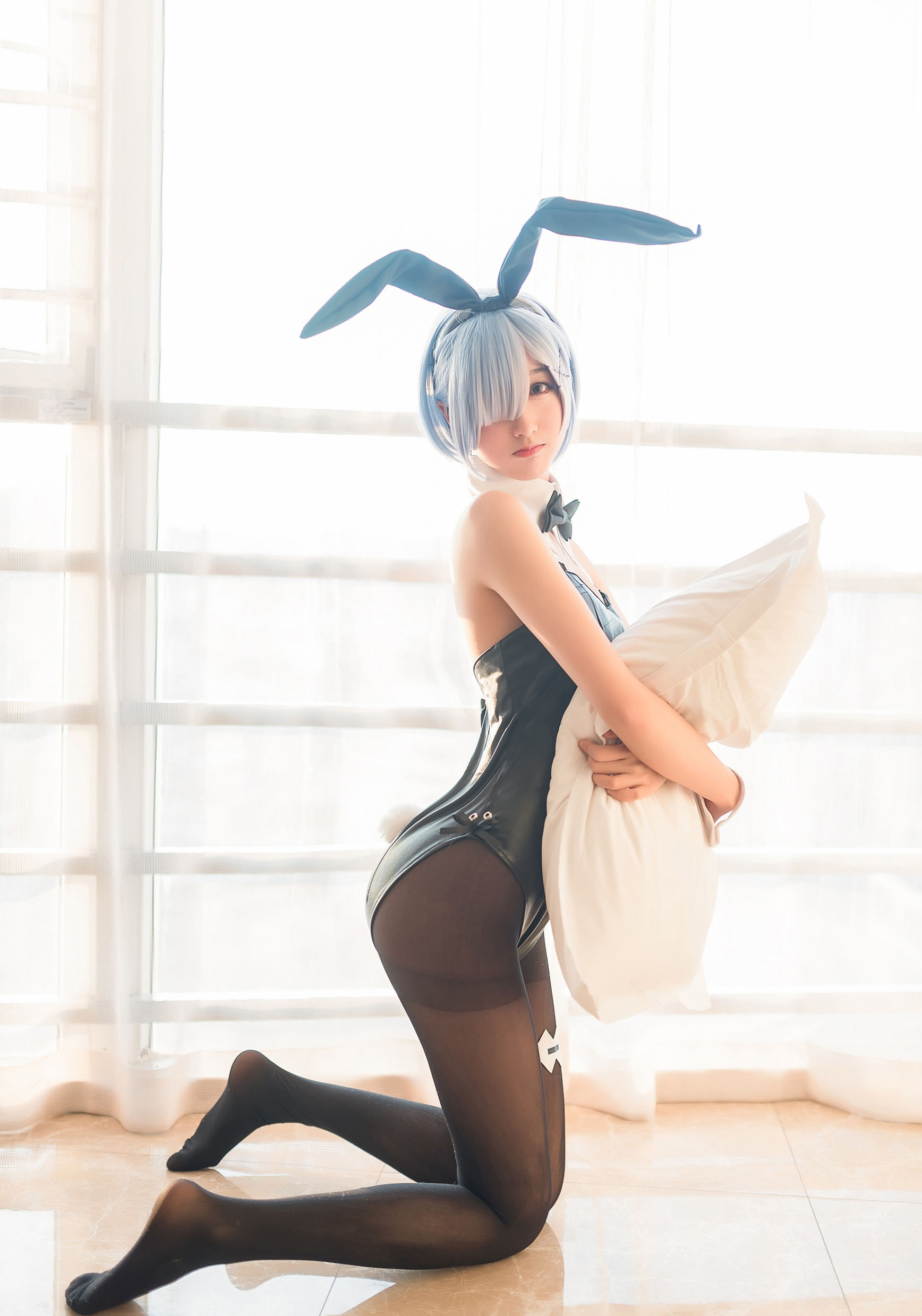 COS Welfare Miss Meng Shi Mu Mianmian Owo -Rim Bunny Girl