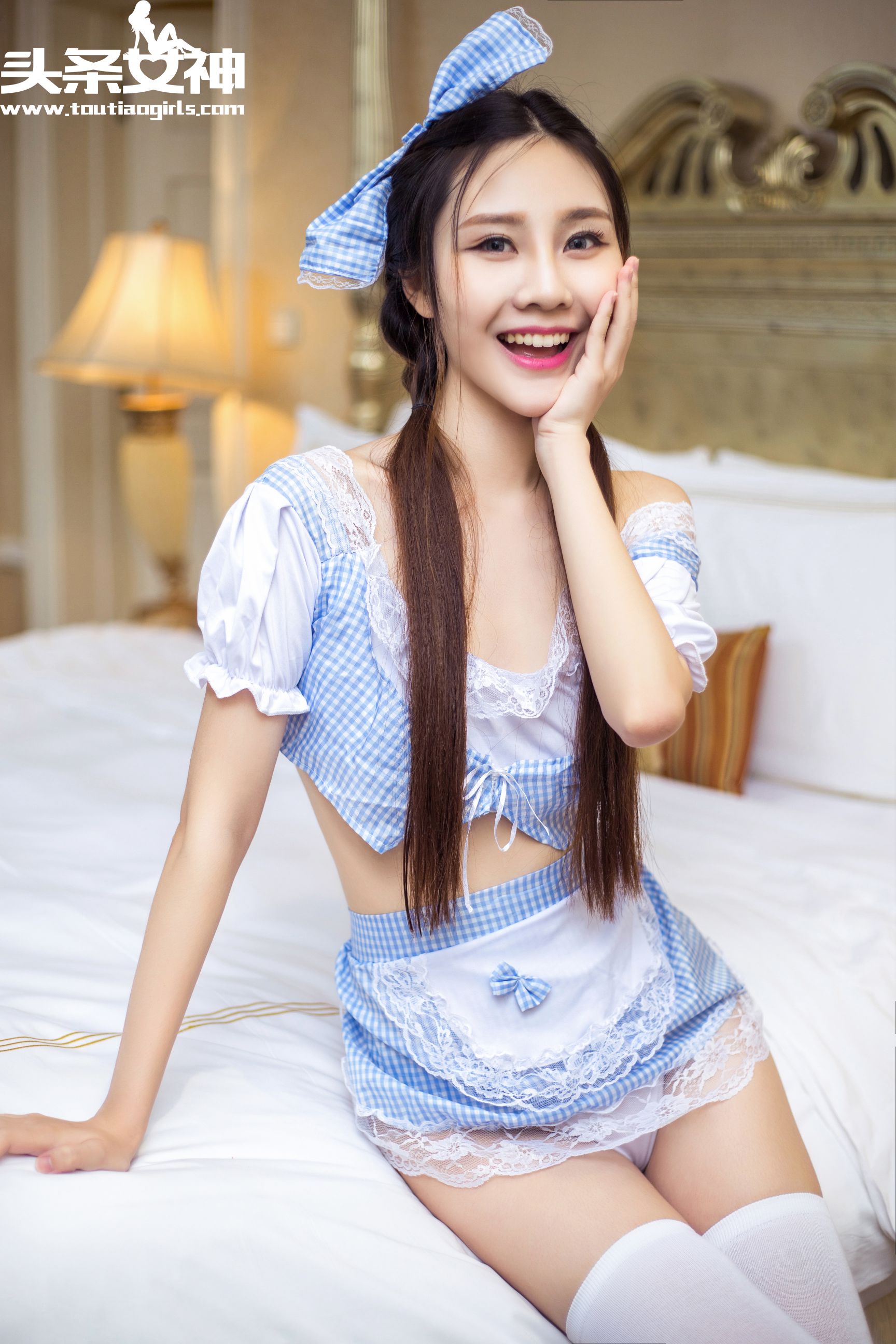 Zhou Sichao's Extremely Sexy Angel Maid Headline Goddess