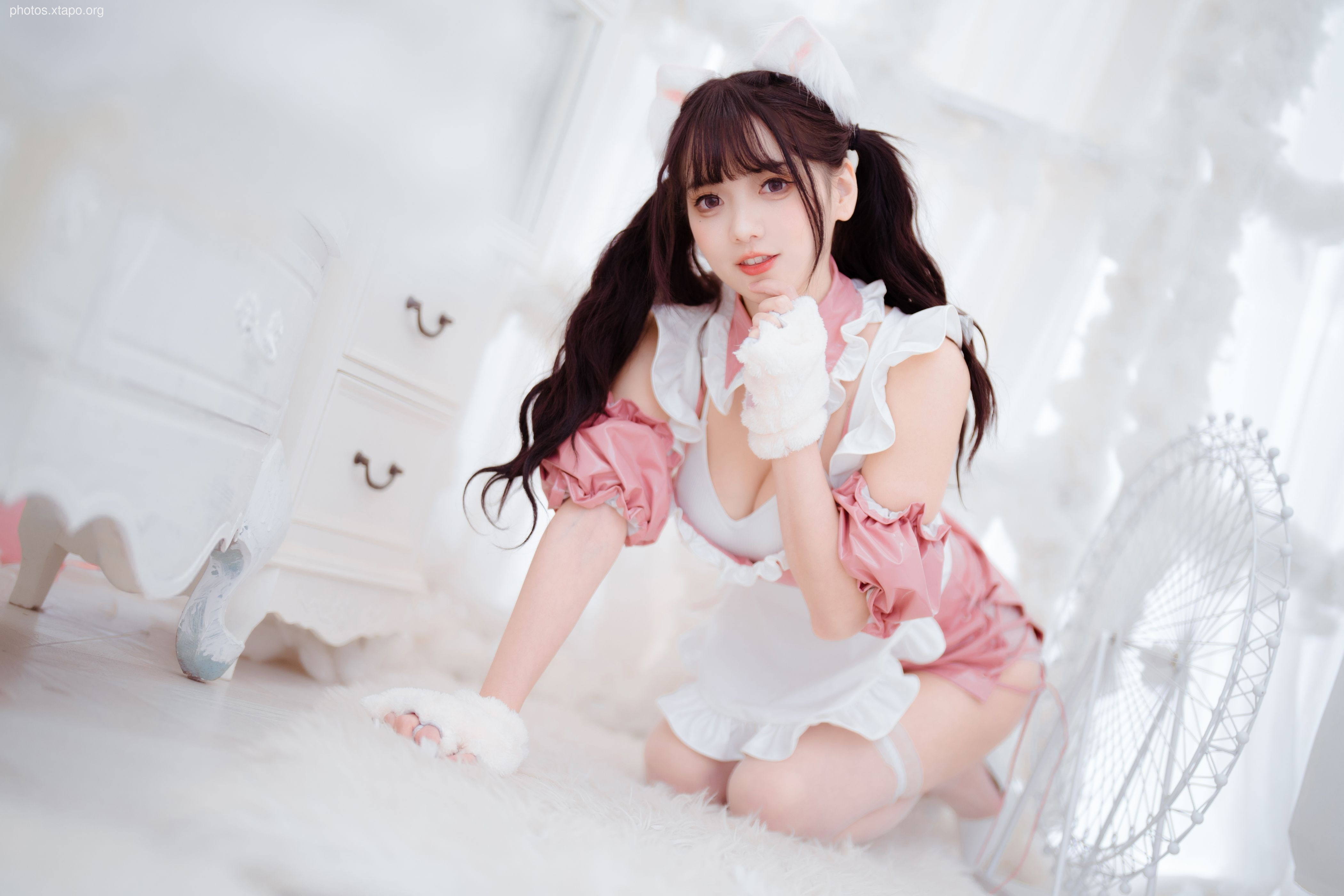 Lu Qingqing -NO.08 Pink White Leather Maid 20P -134MB